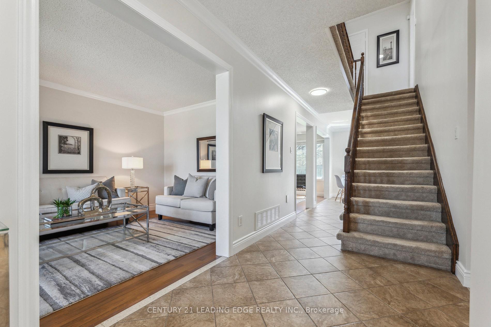 Photo 6 of 12 Turriff Crescent, Ajax, Central West — HOMEH