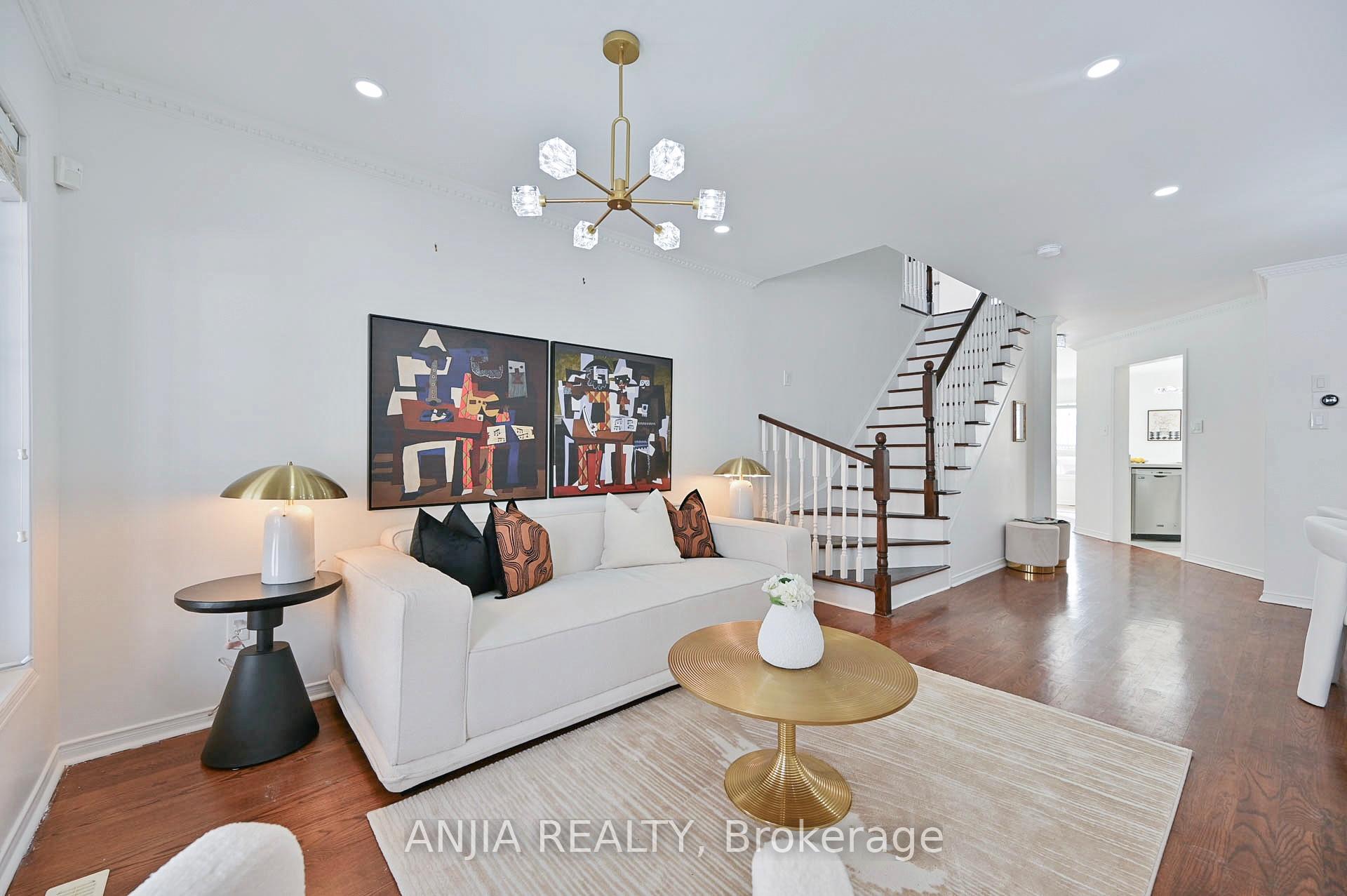 Photo 4 of 8 Stotts Crescent, Markham, Wismer — HOMEH