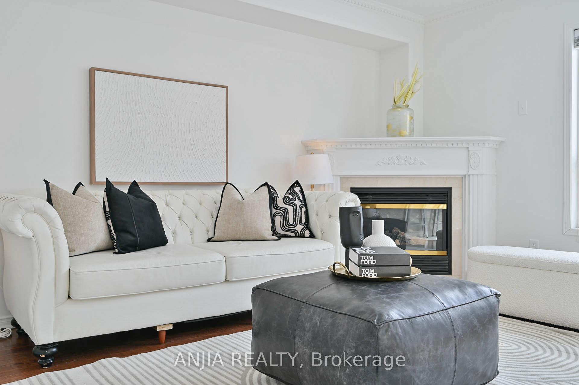 Photo 2 of 8 Stotts Crescent, Markham, Wismer — HOMEH