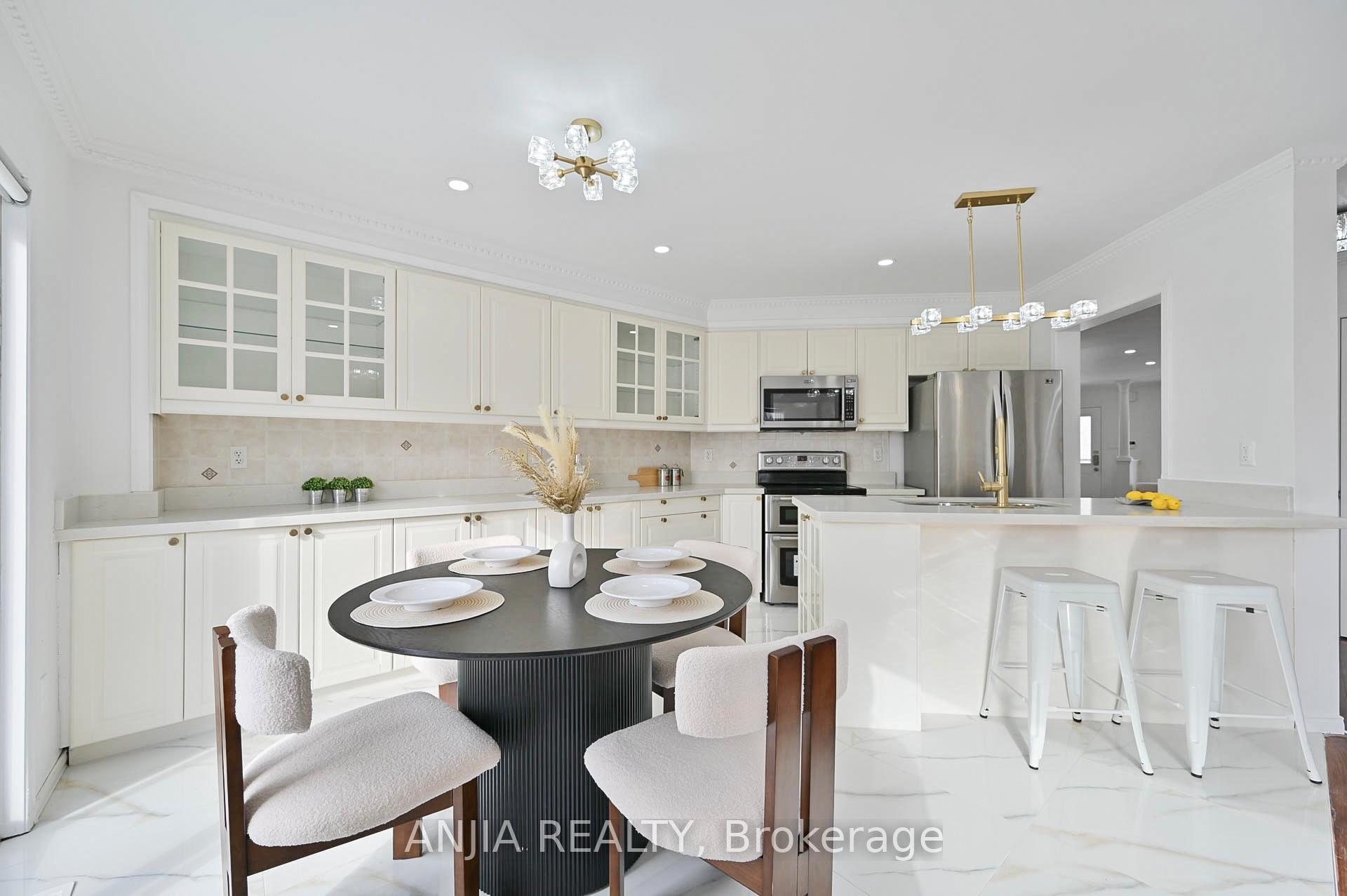 Photo 9 of 8 Stotts Crescent, Markham, Wismer — HOMEH