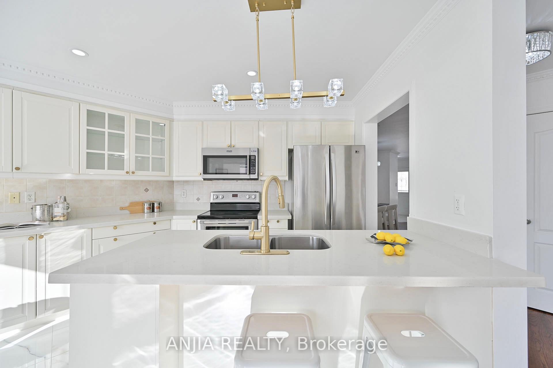 Photo 15 of 8 Stotts Crescent, Markham, Wismer — HOMEH