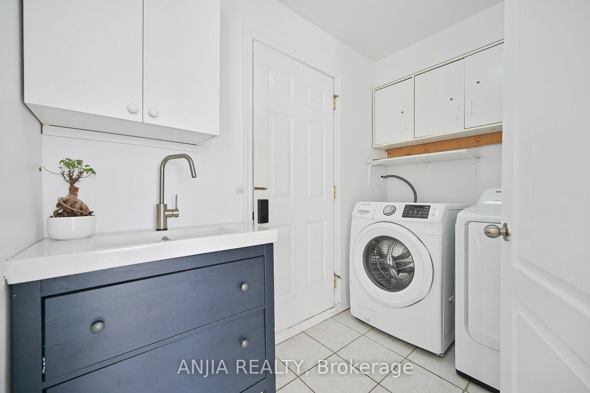 Photo 19 of 8 Stotts Crescent, Markham, Wismer — HOMEH