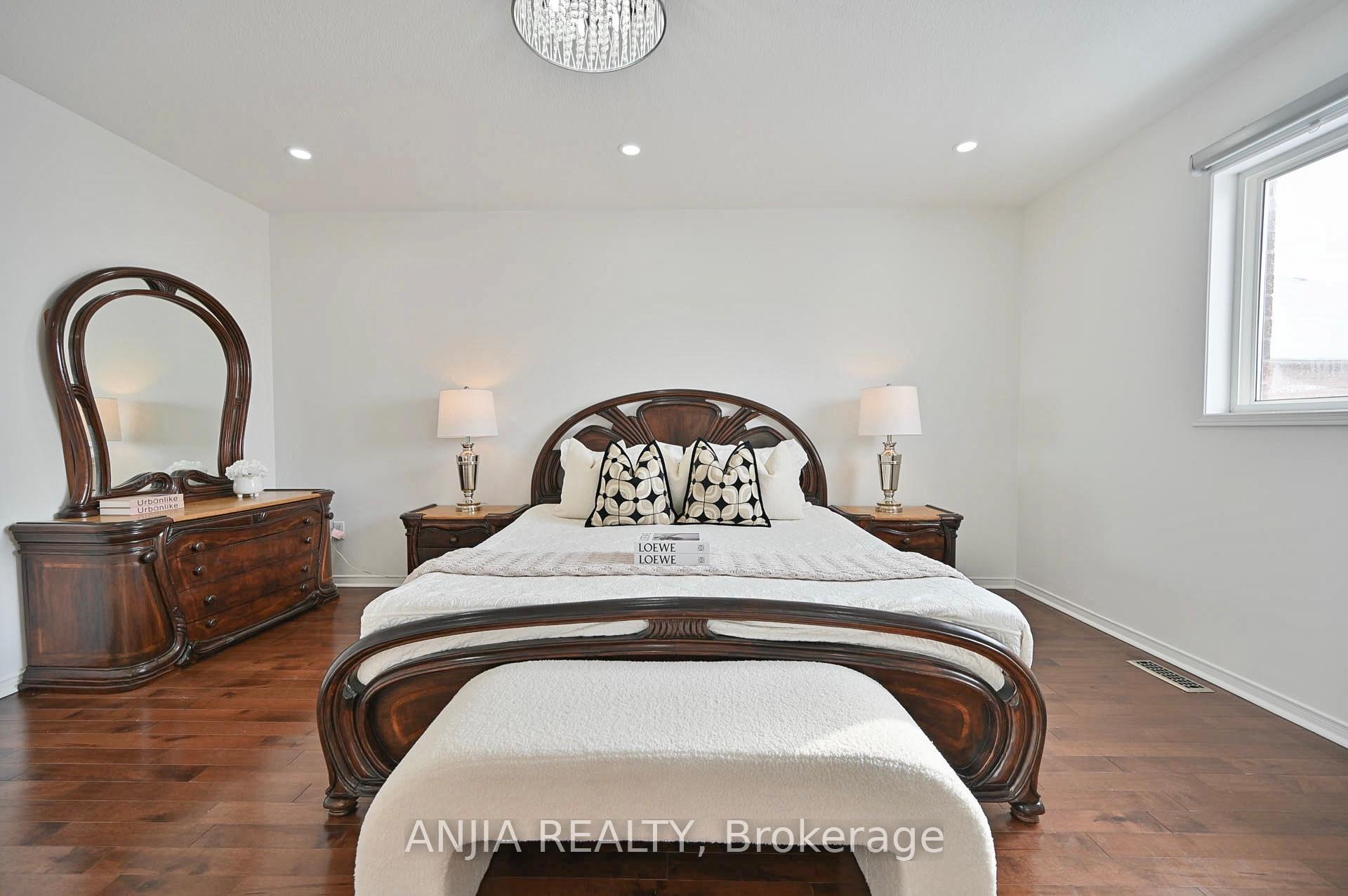 Photo 36 of 8 Stotts Crescent, Markham, Wismer — HOMEH