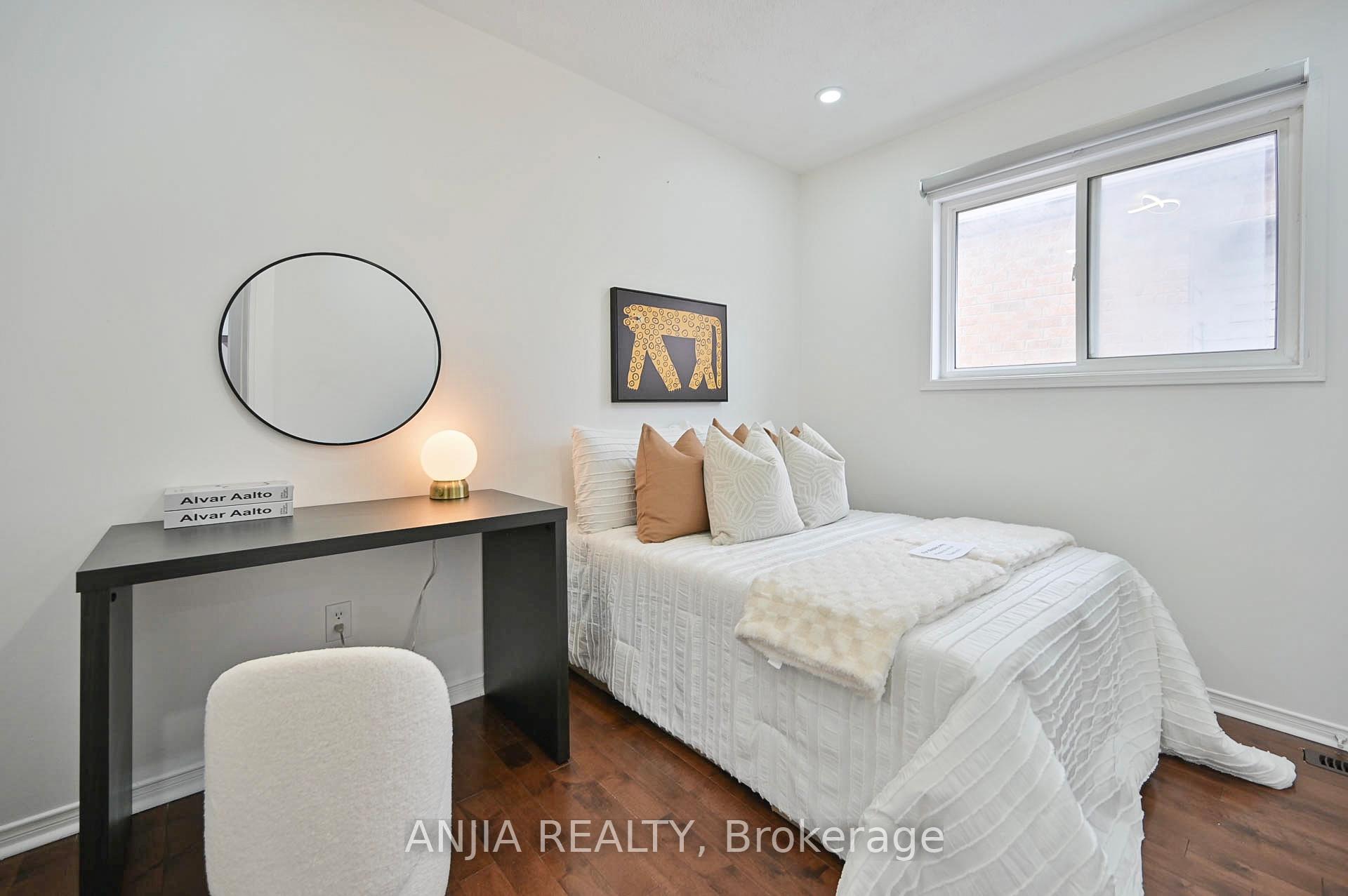 Photo 27 of 8 Stotts Crescent, Markham, Wismer — HOMEH