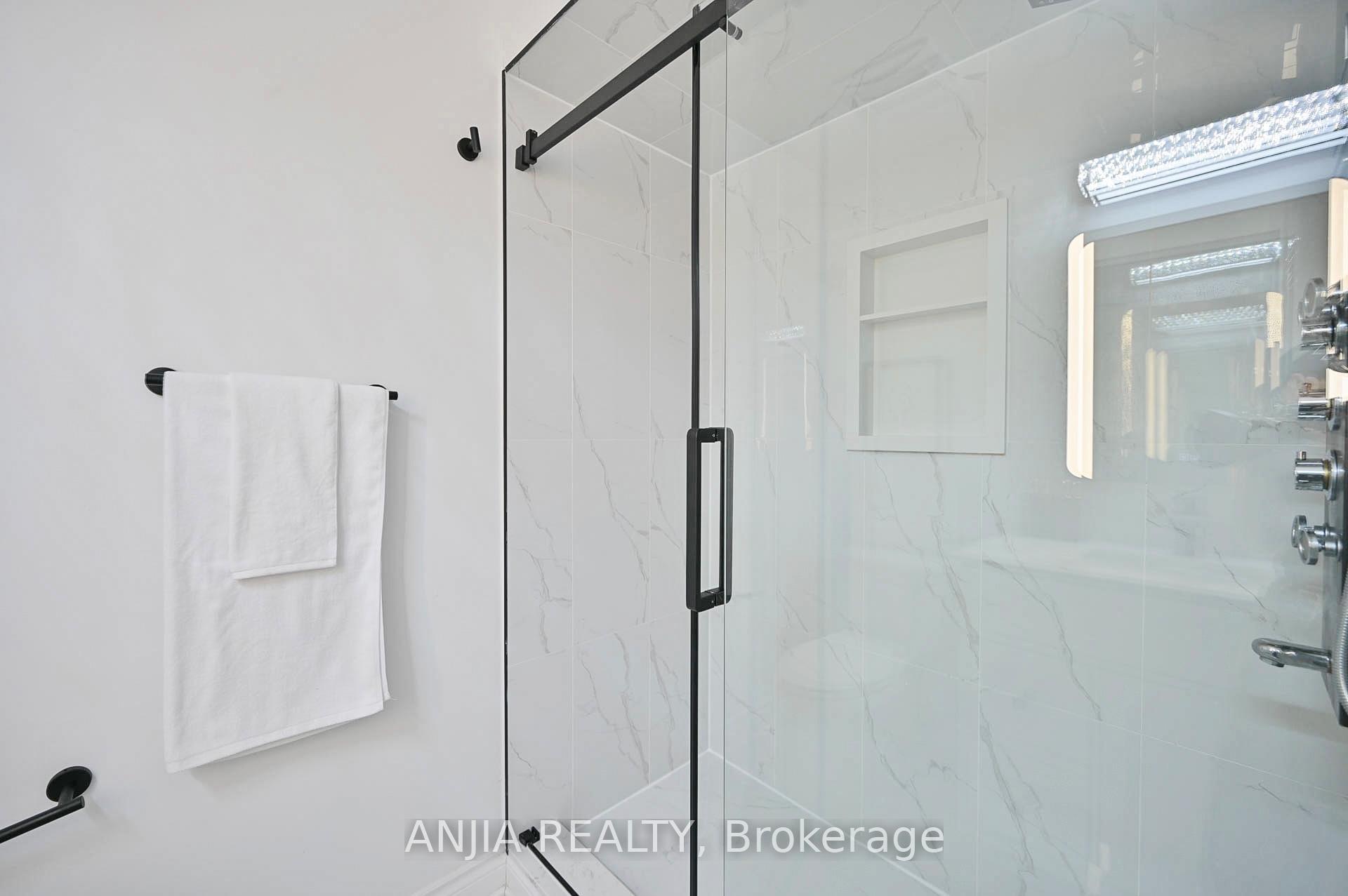 Photo 33 of 8 Stotts Crescent, Markham, Wismer — HOMEH