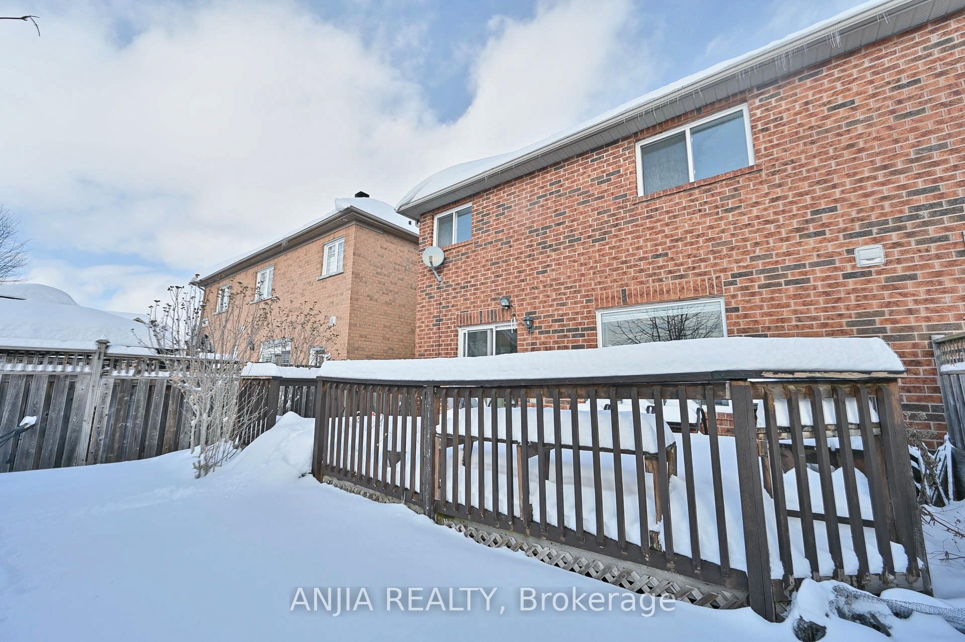 Photo 38 of 8 Stotts Crescent, Markham, Wismer — HOMEH