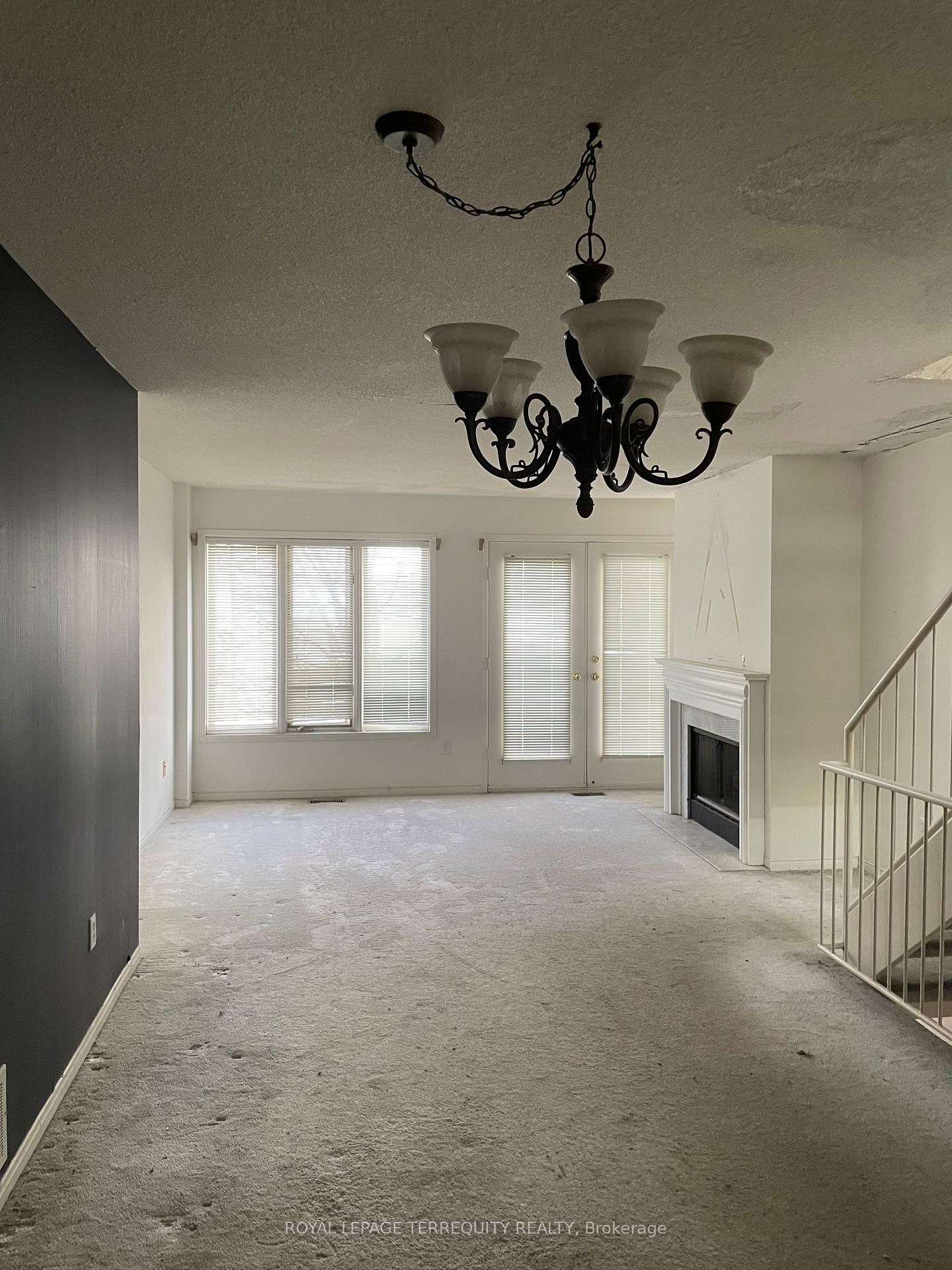 Photo 5 of 181 B De Grassi Street, Toronto, South Riverdale — HOMEH