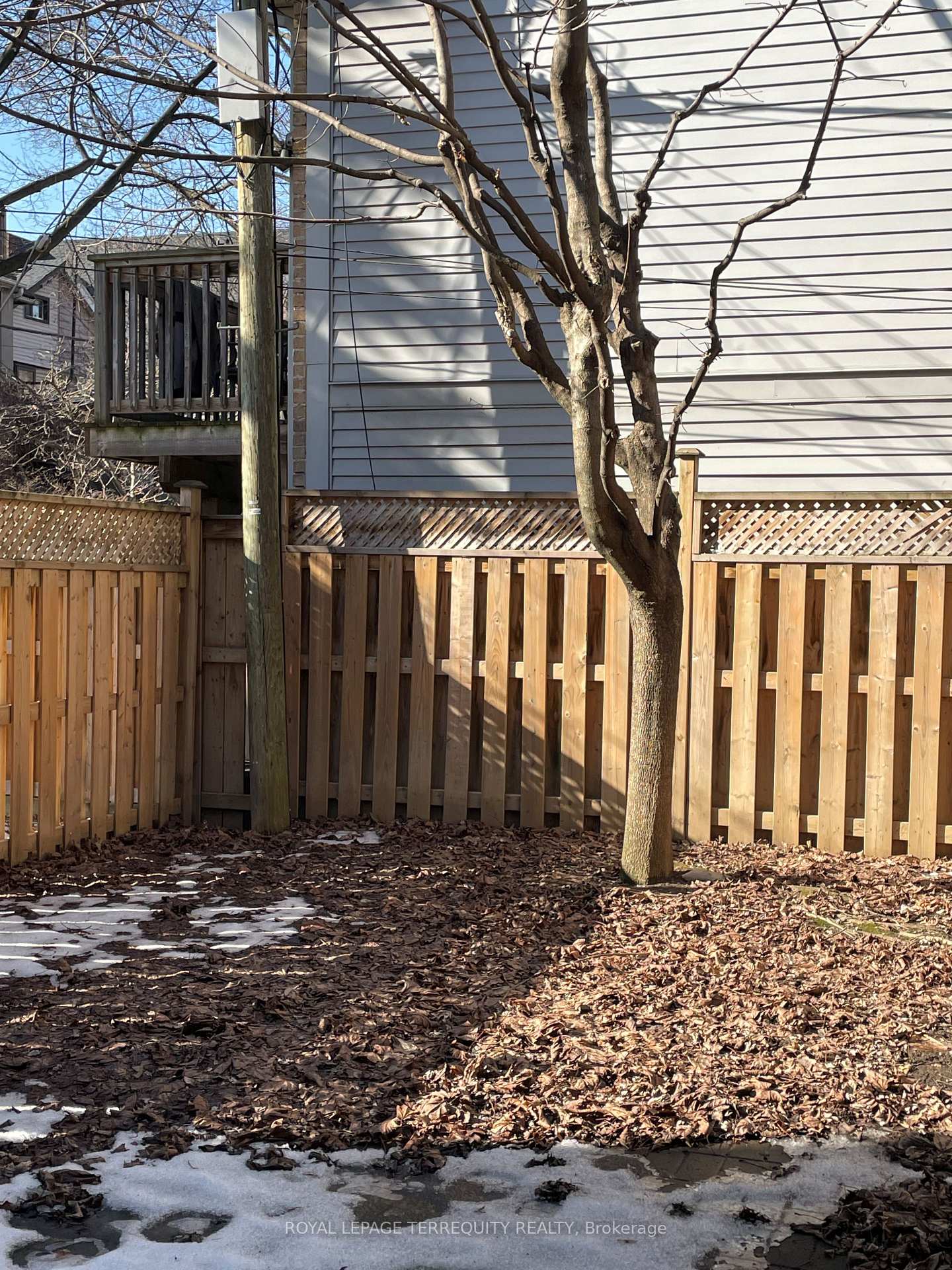 Photo 4 of 181 B De Grassi Street, Toronto, South Riverdale — HOMEH