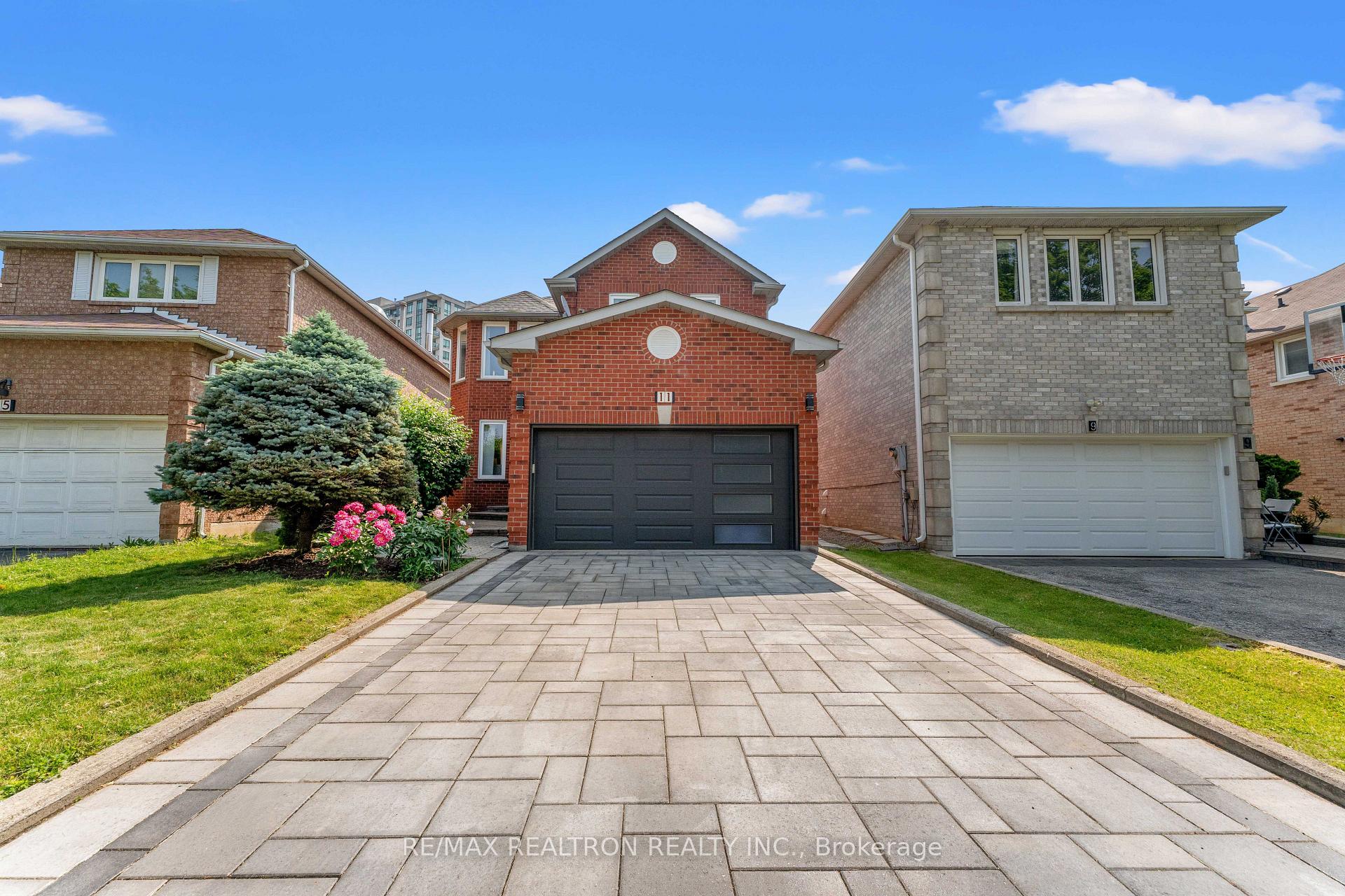 Photo 1 of 11 Cantertrot Court, Vaughan, Brownridge — HOMEH