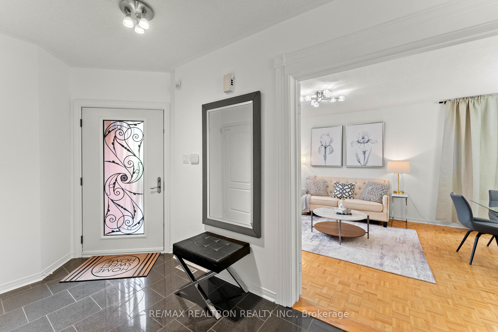 Photo 6 of 11 Cantertrot Court, Vaughan, Brownridge — HOMEH