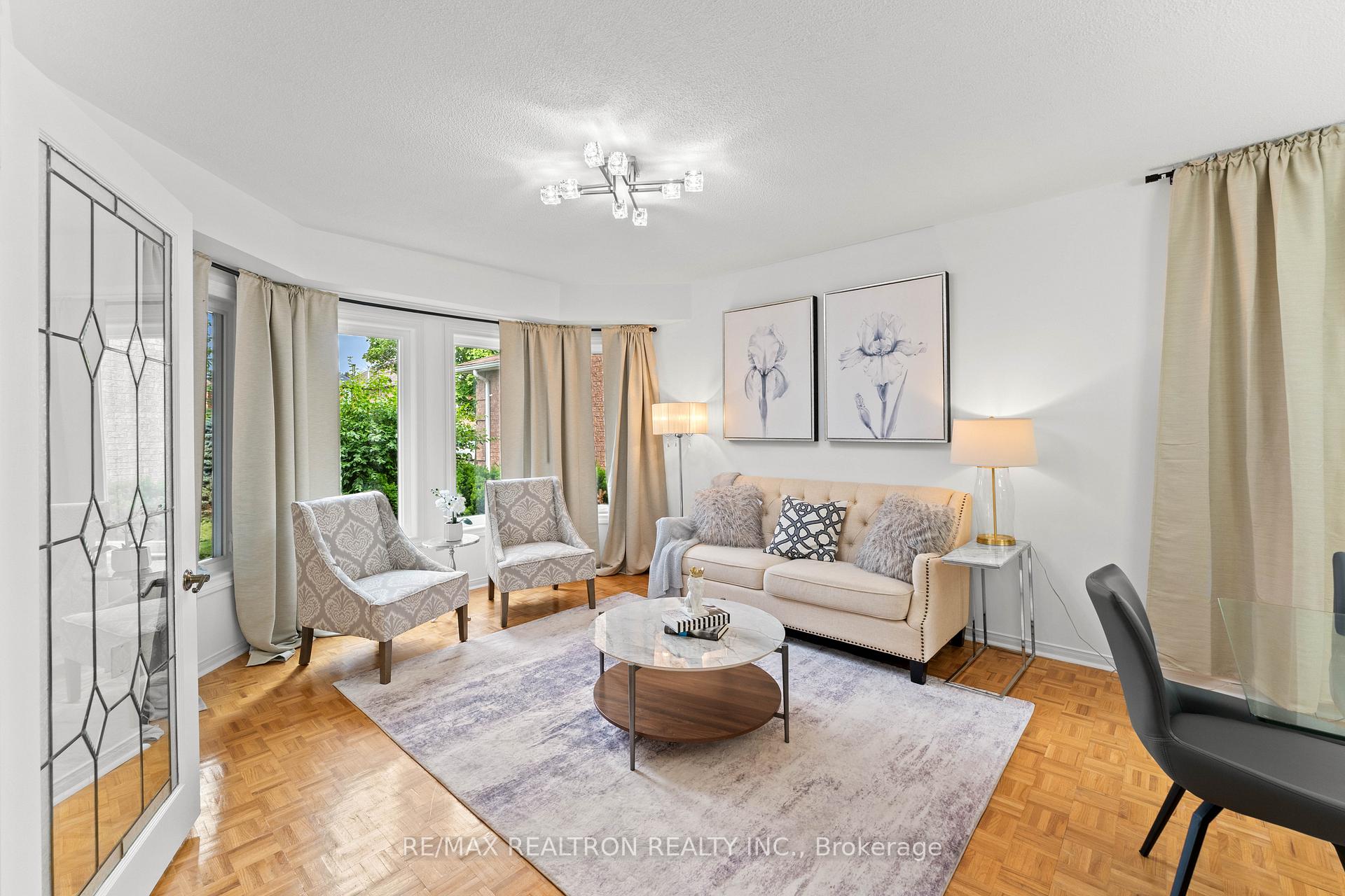 Photo 11 of 11 Cantertrot Court, Vaughan, Brownridge — HOMEH