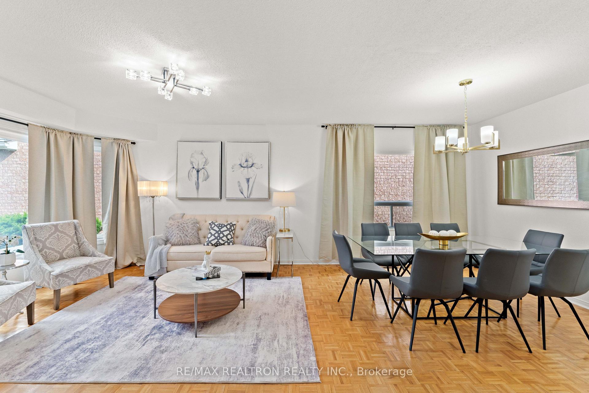 Photo 8 of 11 Cantertrot Court, Vaughan, Brownridge — HOMEH