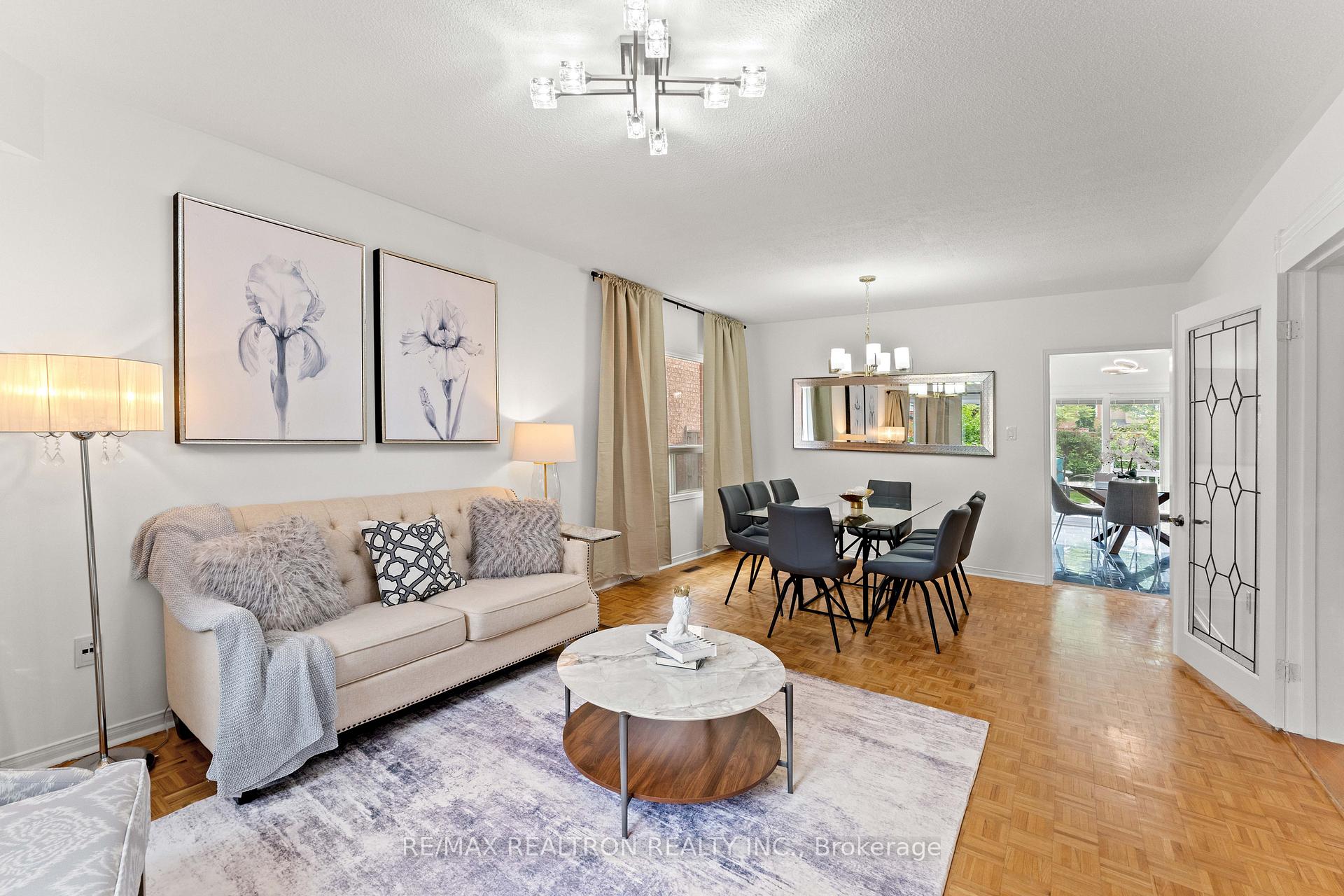 Photo 12 of 11 Cantertrot Court, Vaughan, Brownridge — HOMEH