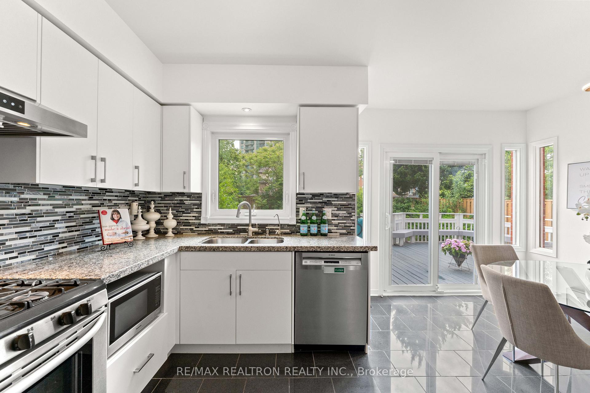 Photo 15 of 11 Cantertrot Court, Vaughan, Brownridge — HOMEH