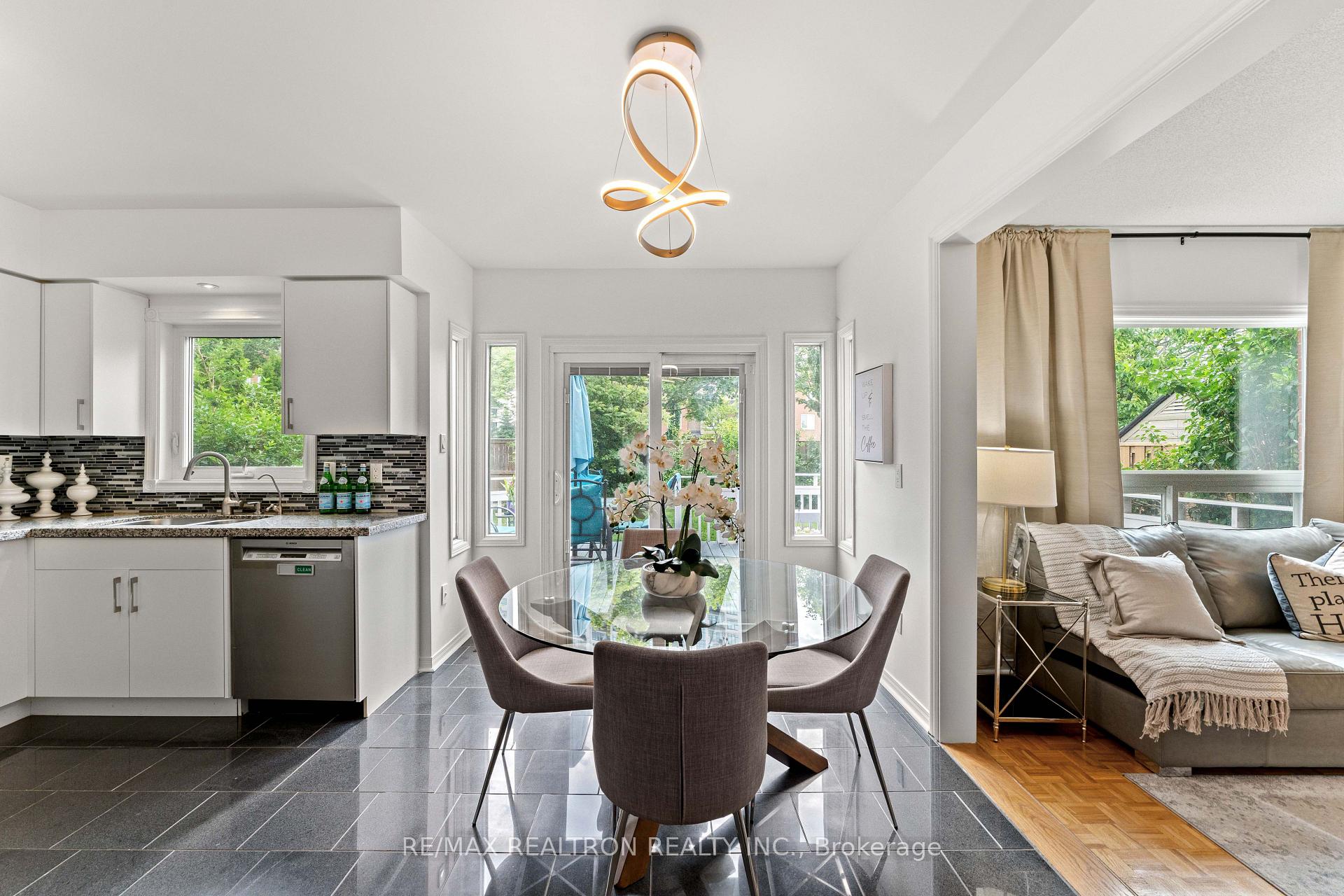 Photo 26 of 11 Cantertrot Court, Vaughan, Brownridge — HOMEH