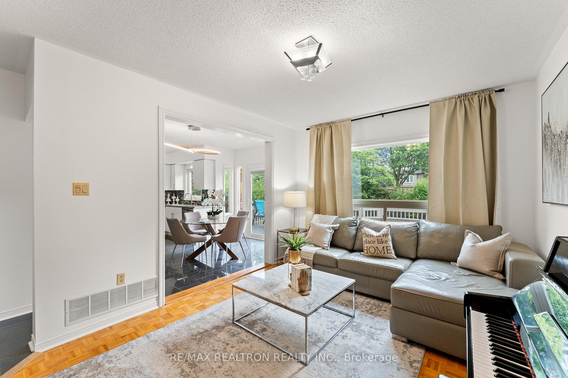 Photo 18 of 11 Cantertrot Court, Vaughan, Brownridge — HOMEH