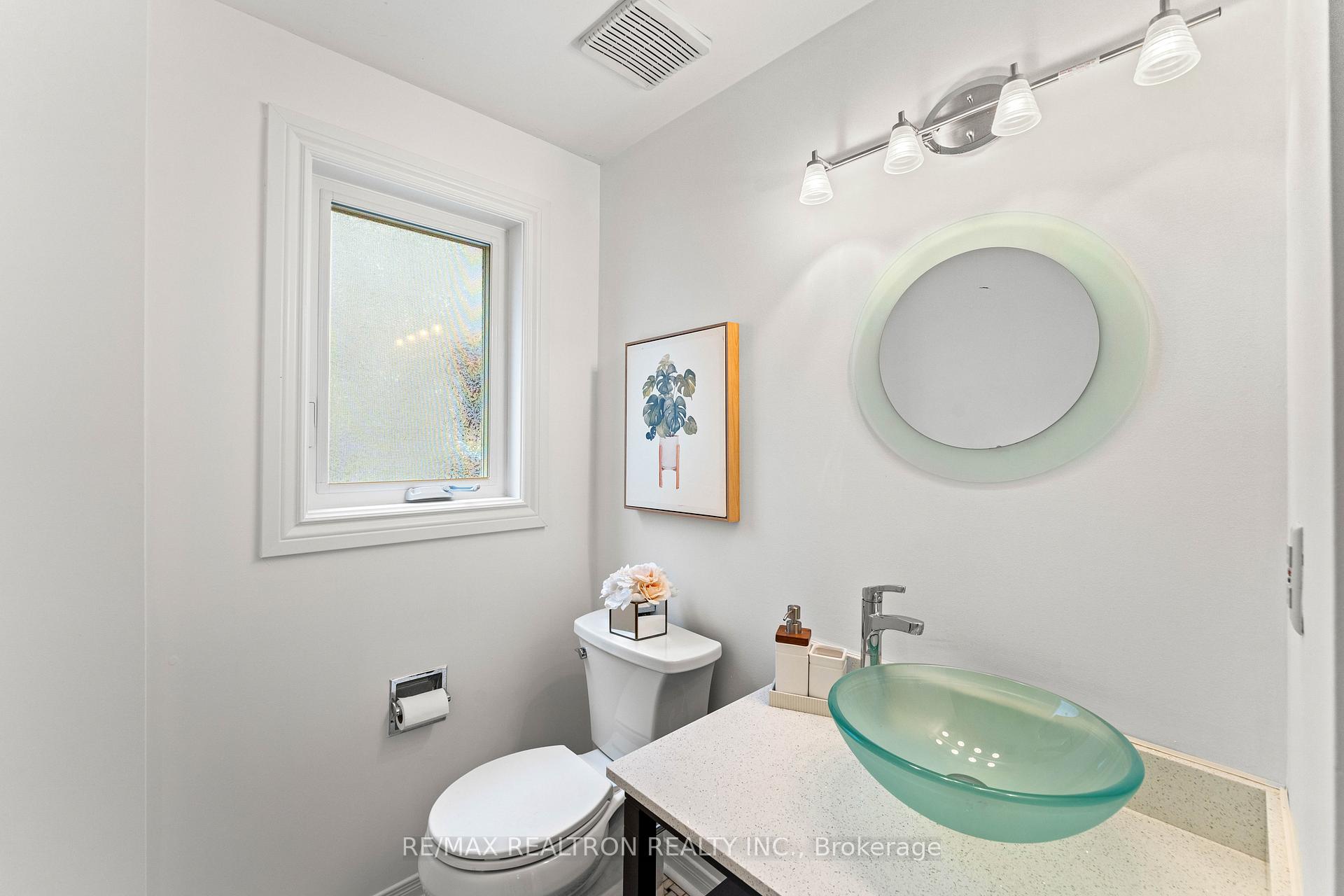 Photo 19 of 11 Cantertrot Court, Vaughan, Brownridge — HOMEH