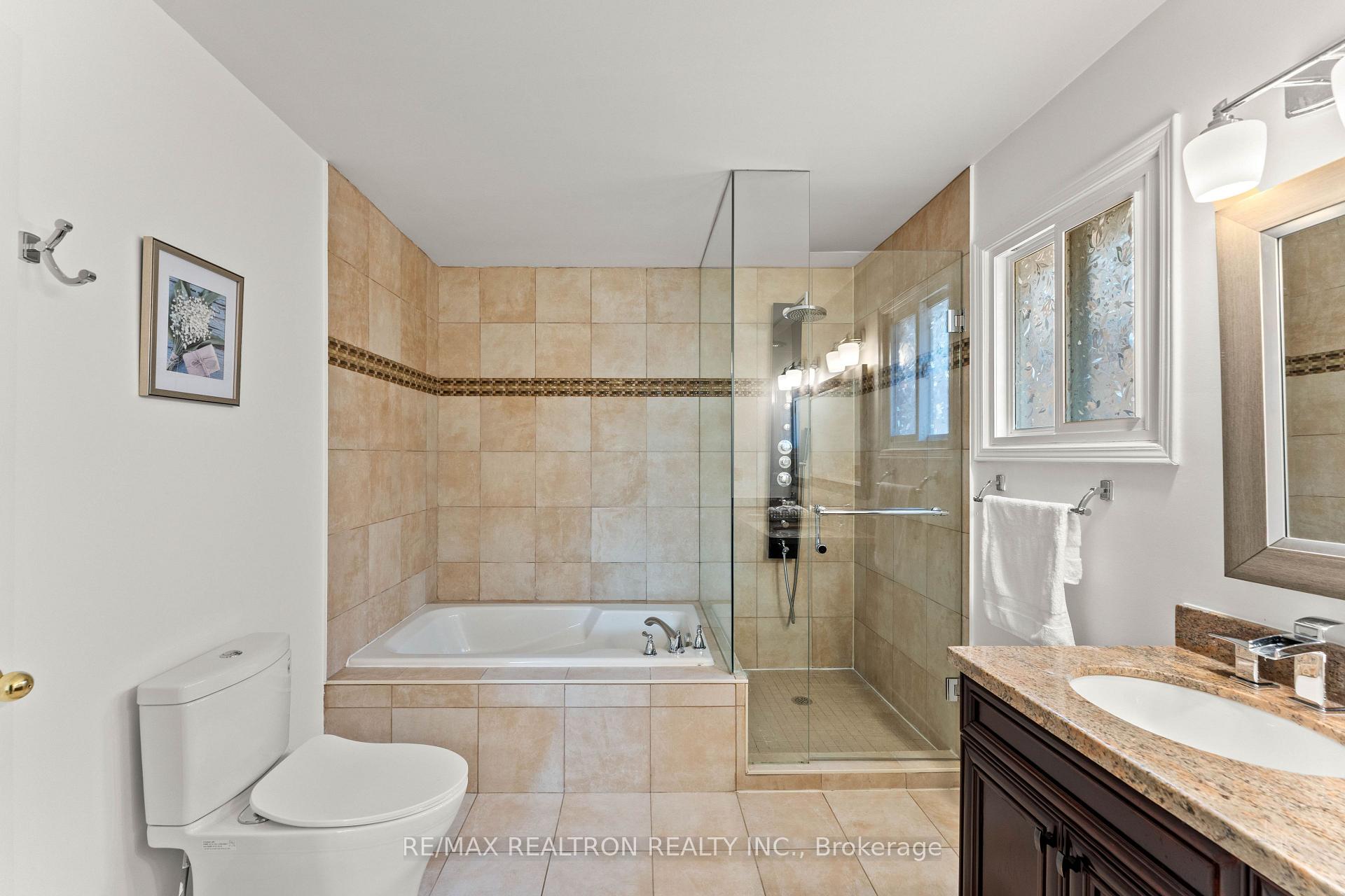 Photo 38 of 11 Cantertrot Court, Vaughan, Brownridge — HOMEH