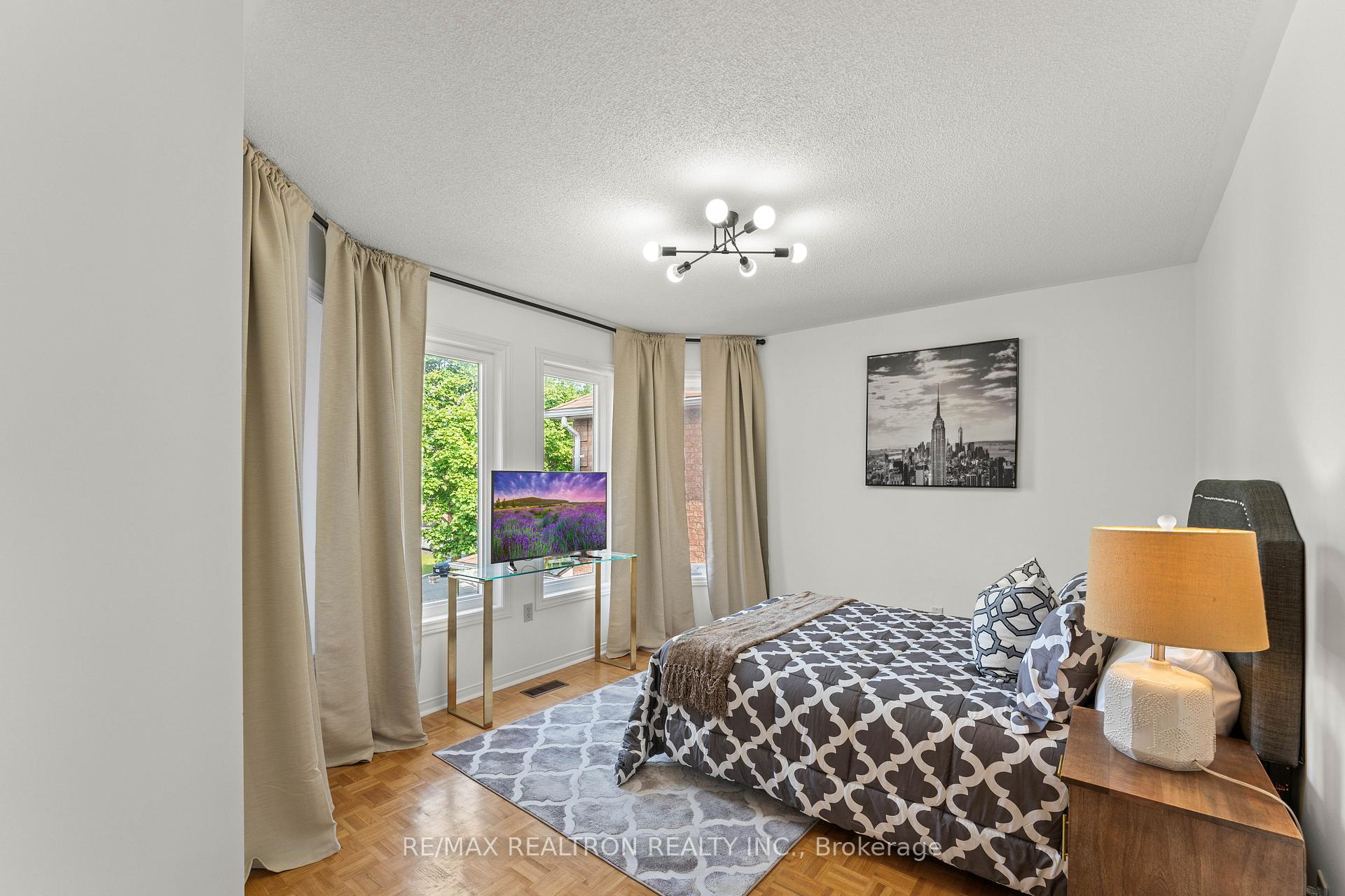 Photo 36 of 11 Cantertrot Court, Vaughan, Brownridge — HOMEH