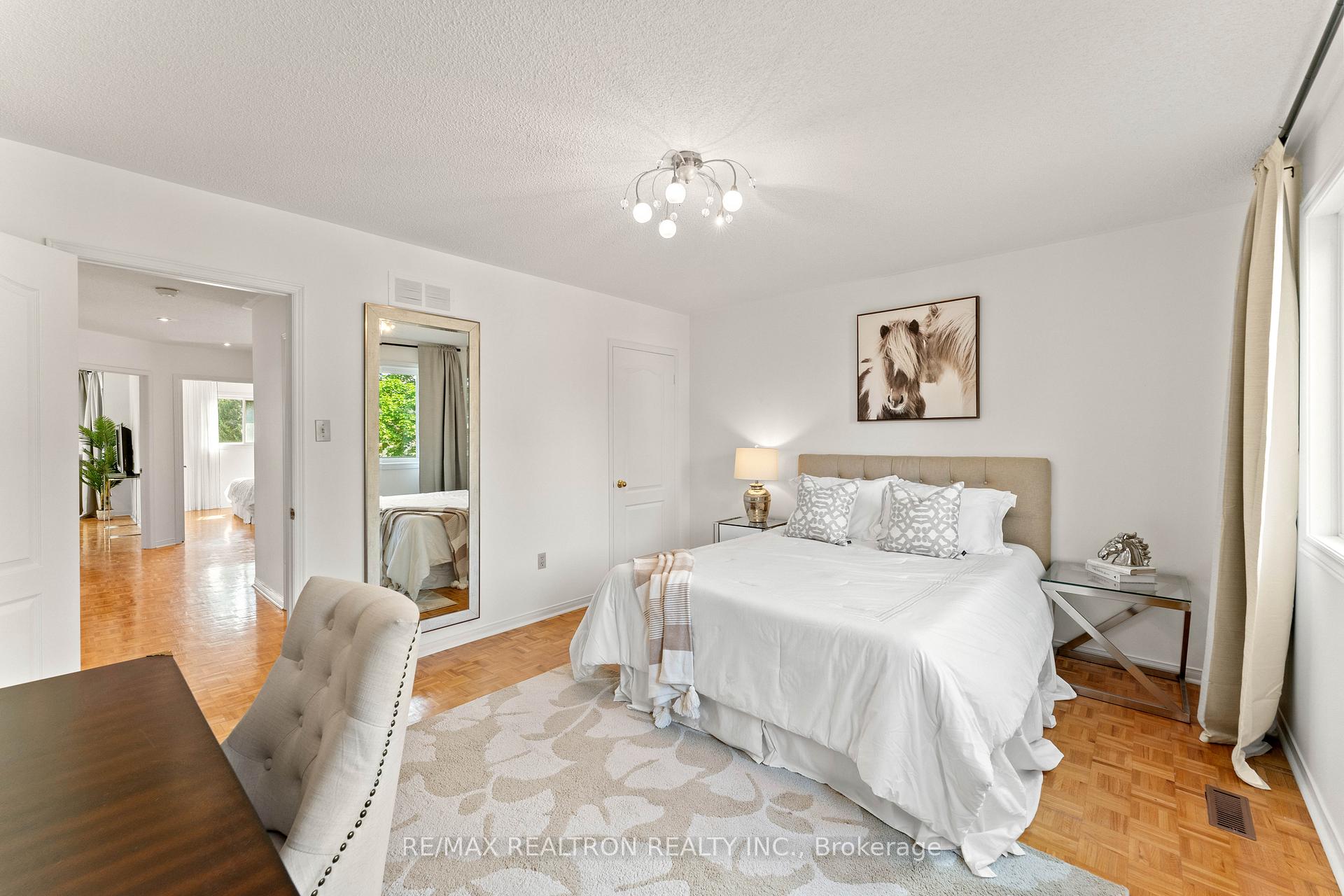 Photo 23 of 11 Cantertrot Court, Vaughan, Brownridge — HOMEH
