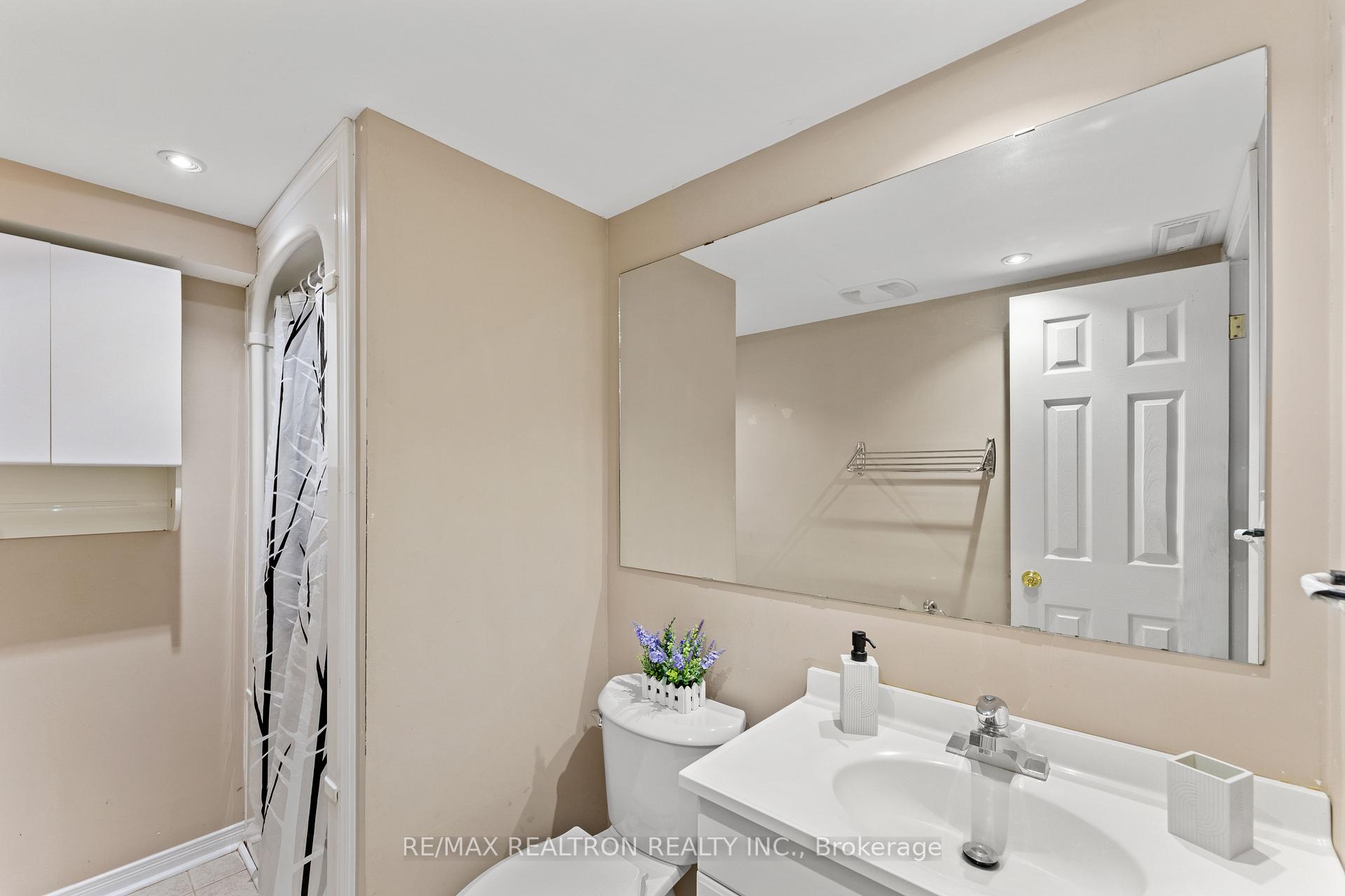 Photo 39 of 11 Cantertrot Court, Vaughan, Brownridge — HOMEH