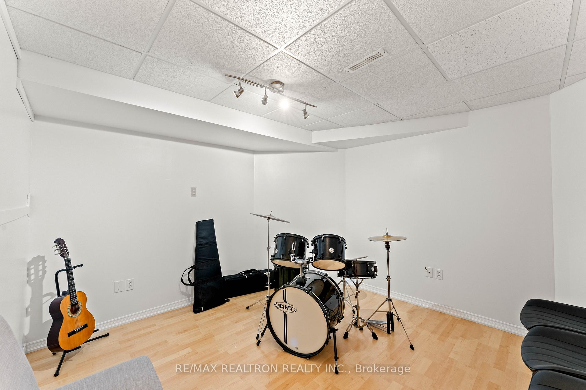 Photo 33 of 11 Cantertrot Court, Vaughan, Brownridge — HOMEH