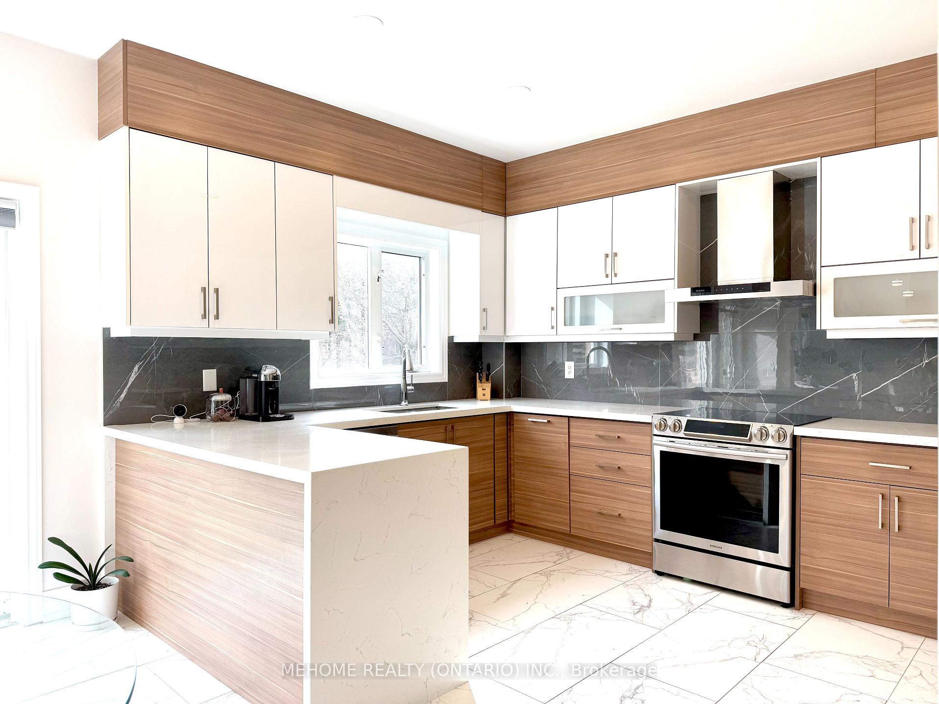 Photo 2 of 277 Ten Oaks Boulevard, Vaughan, Patterson — HOMEH