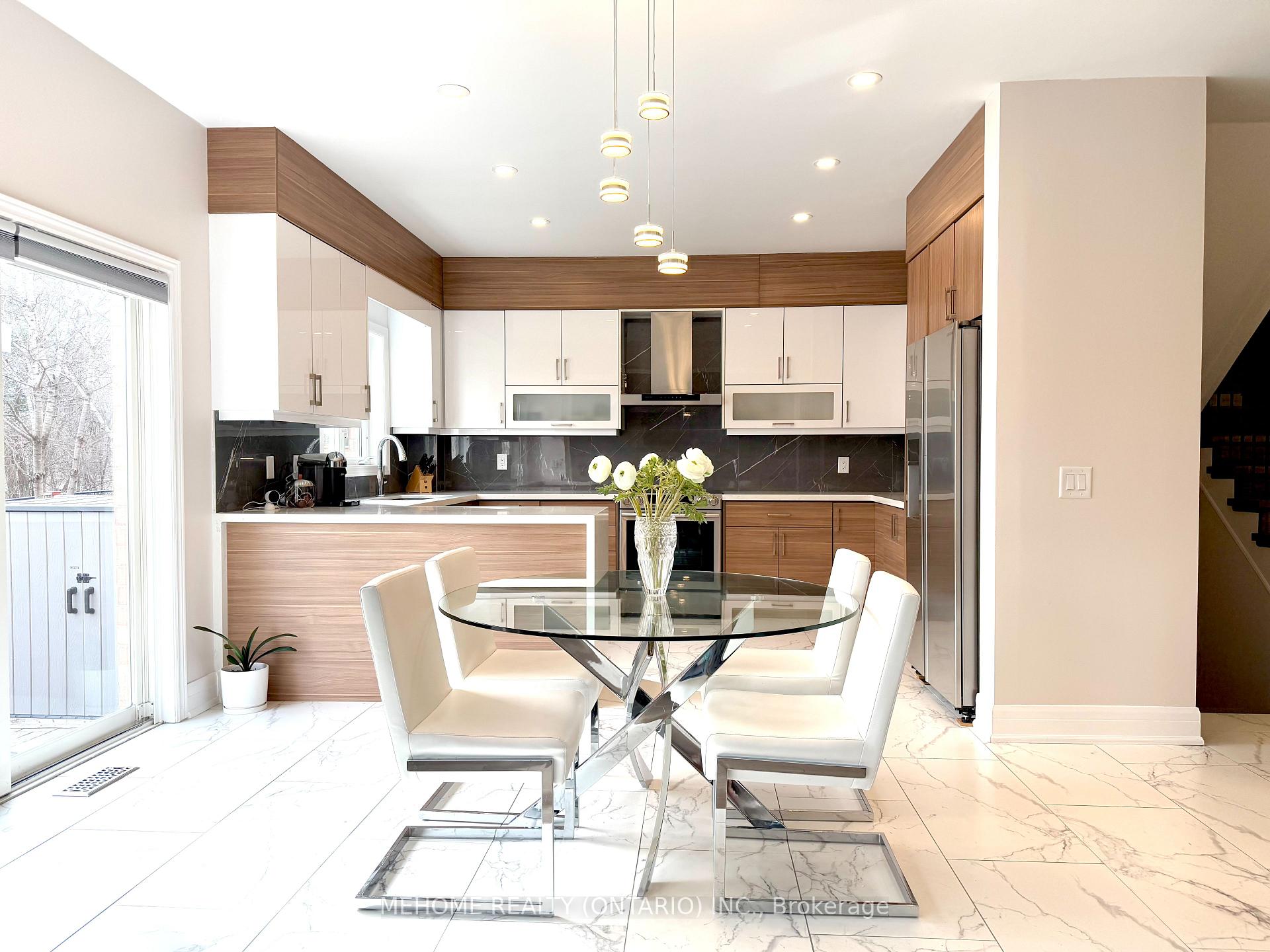 Photo 6 of 277 Ten Oaks Boulevard, Vaughan, Patterson — HOMEH