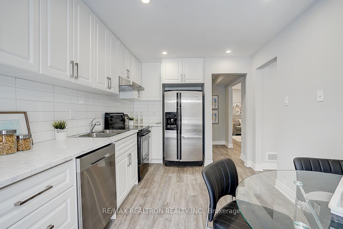 Photo 18 of 91 Tangmere Crescent, Markham, Milliken Mills East — HOMEH