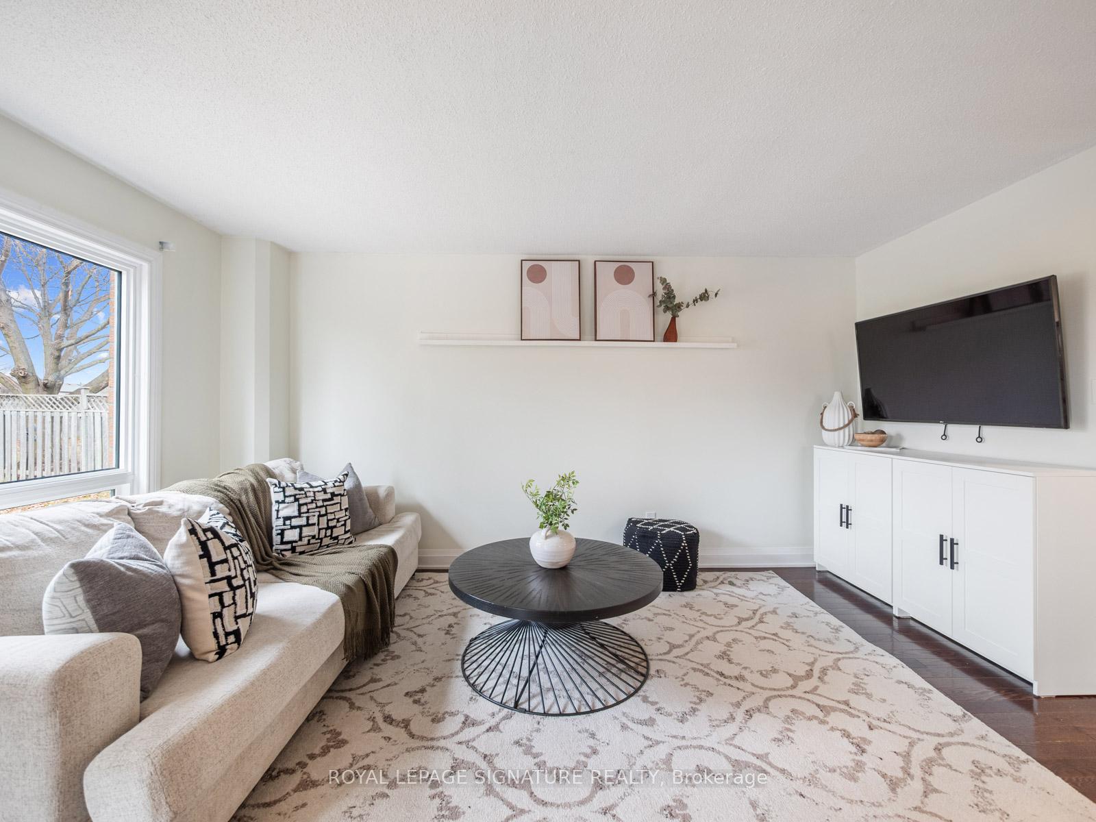 Photo 6 of 85 Turnberry Crescent, Clarington, Courtice — HOMEH