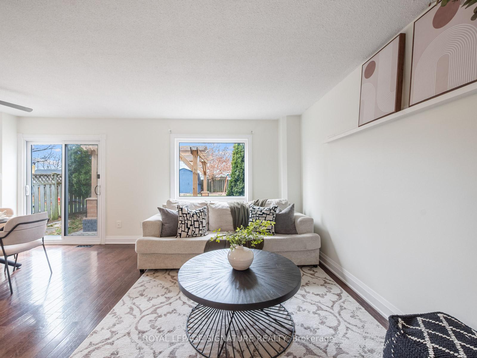 Photo 12 of 85 Turnberry Crescent, Clarington, Courtice — HOMEH
