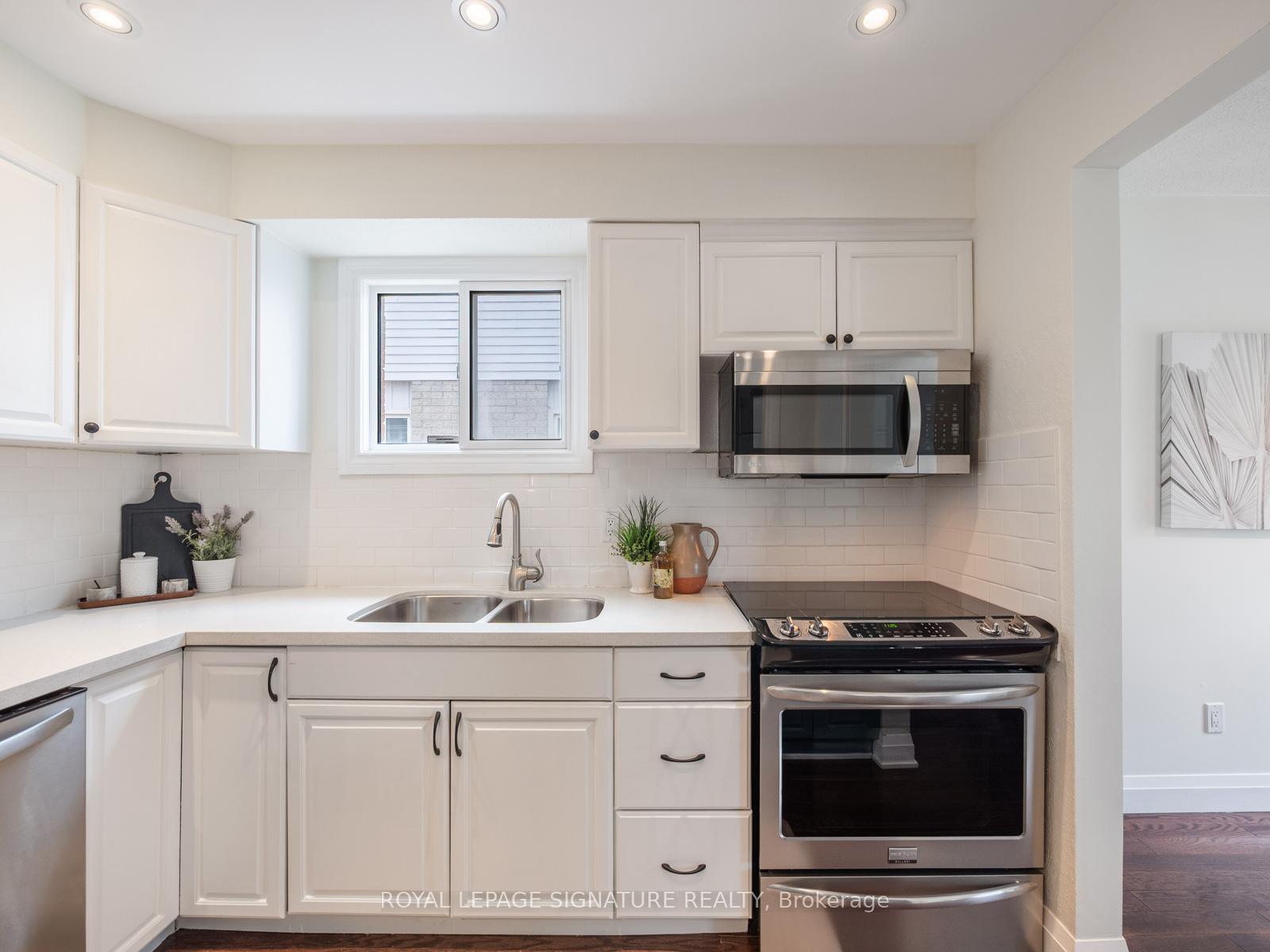 Photo 15 of 85 Turnberry Crescent, Clarington, Courtice — HOMEH