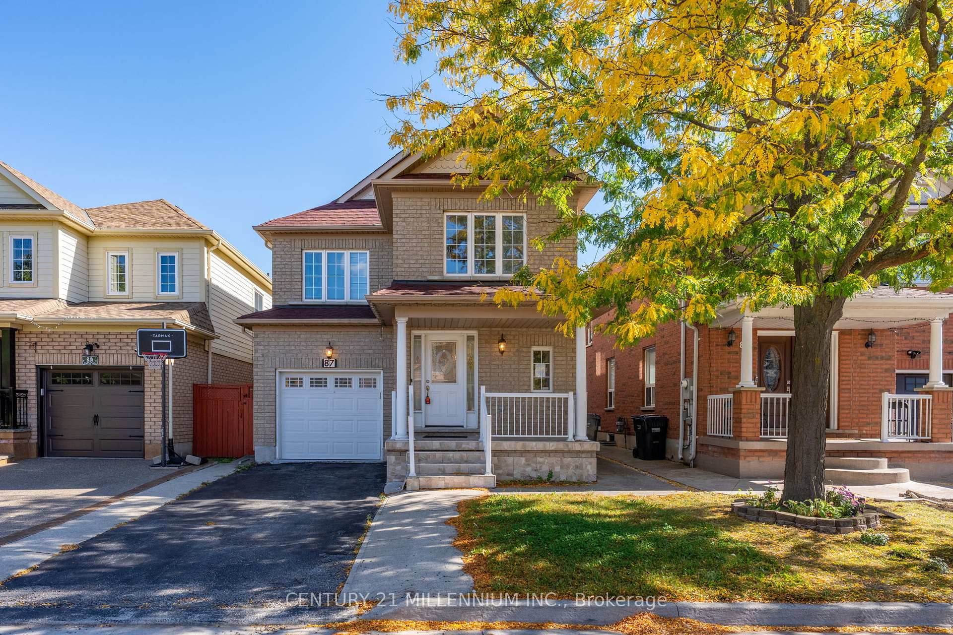 Front of 87 Heartleaf Crescent