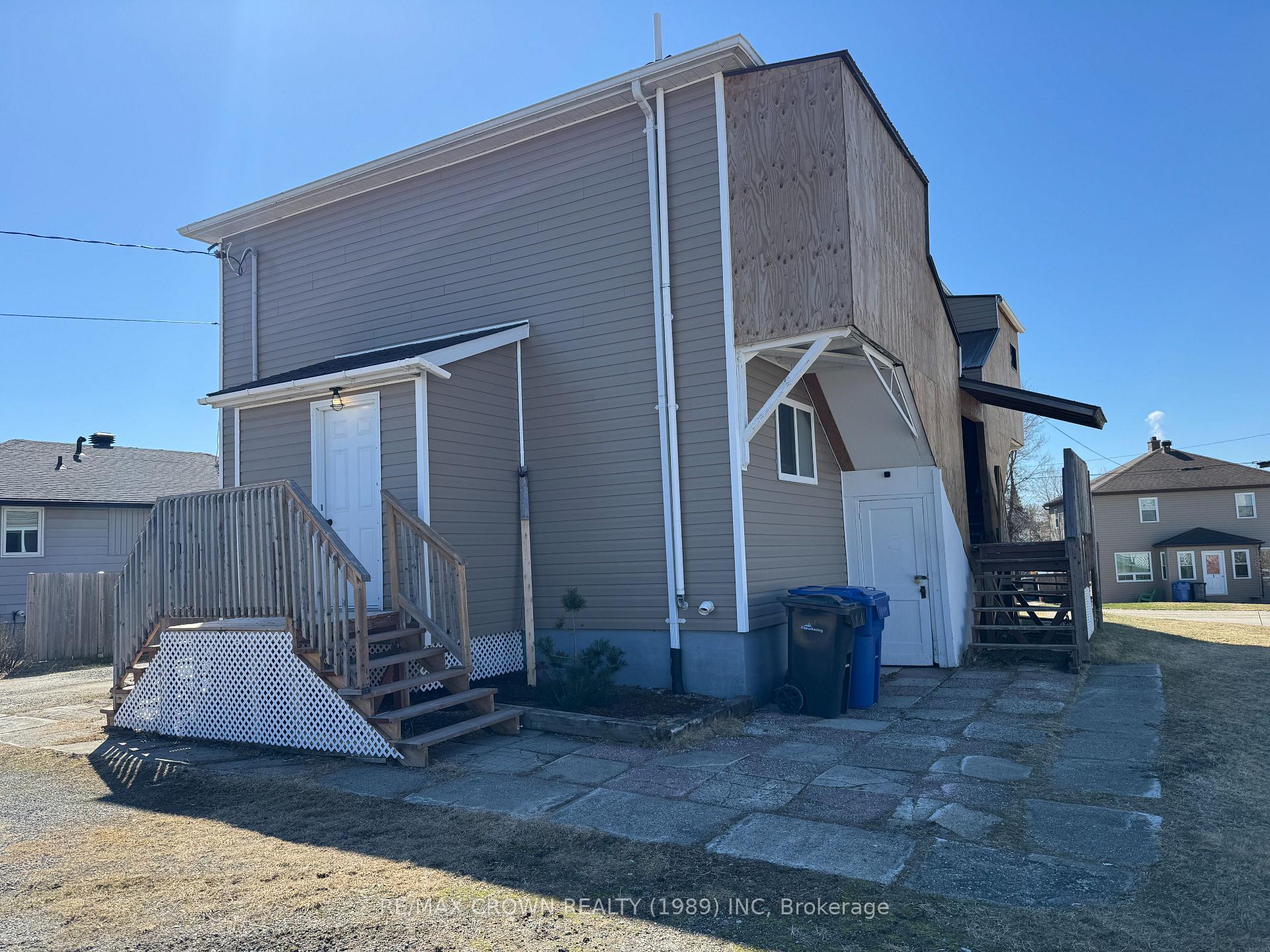 Photo 12 of 120 Byng Avenue, Kapuskasing — HOMEH