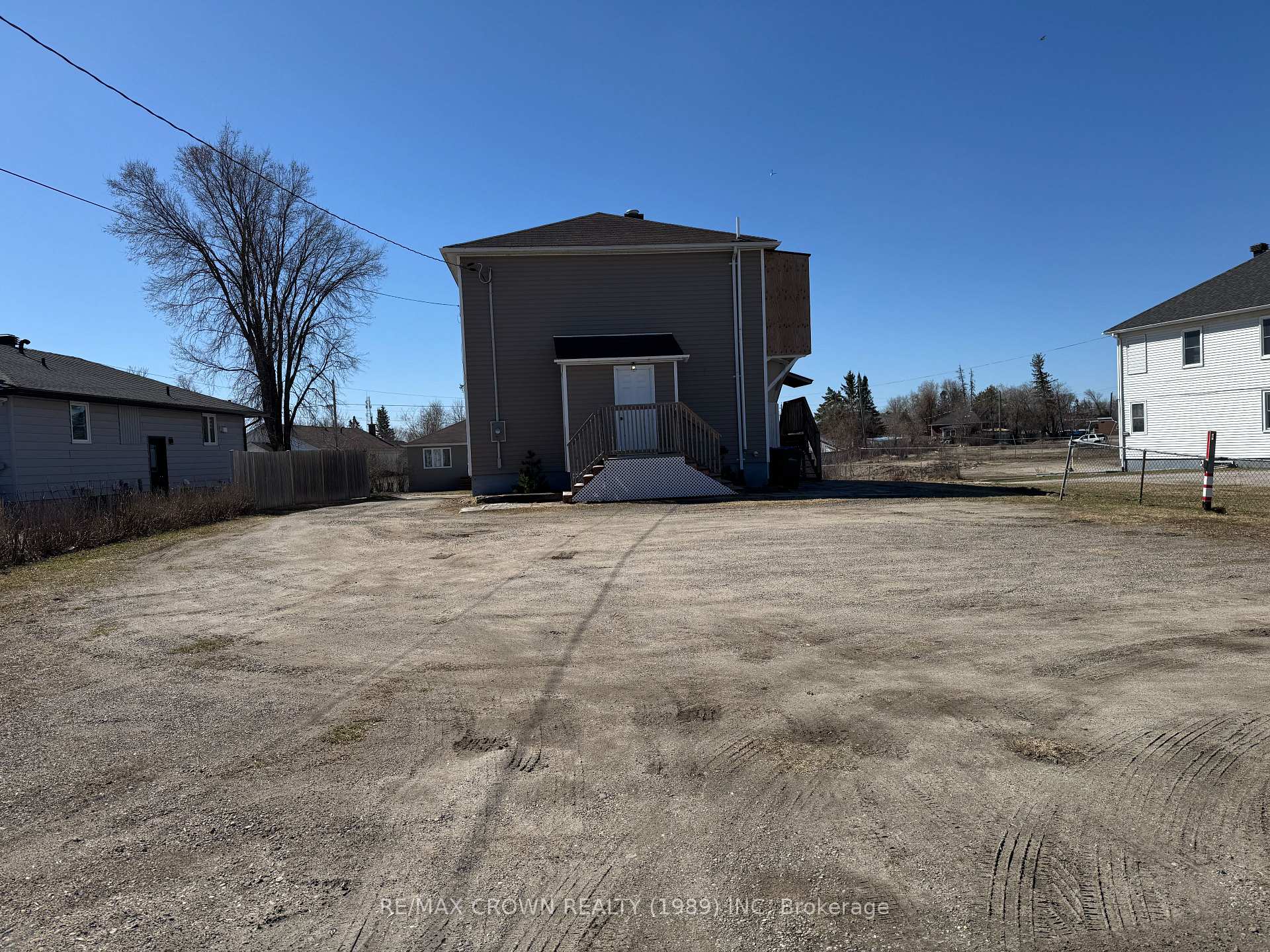 Photo 22 of 120 Byng Avenue, Kapuskasing — HOMEH