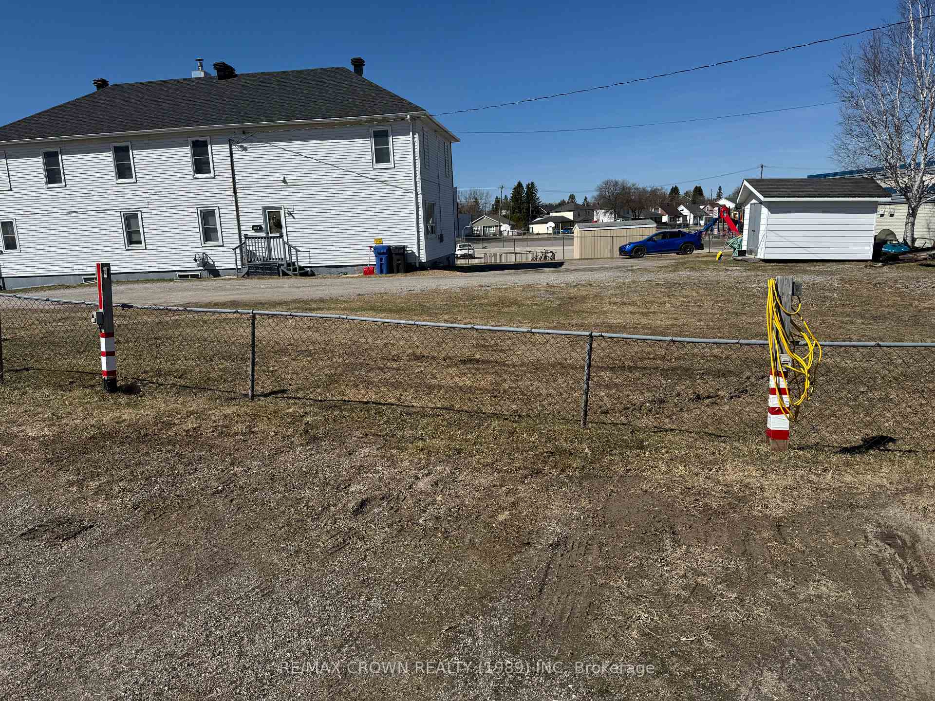 Photo 28 of 120 Byng Avenue, Kapuskasing — HOMEH