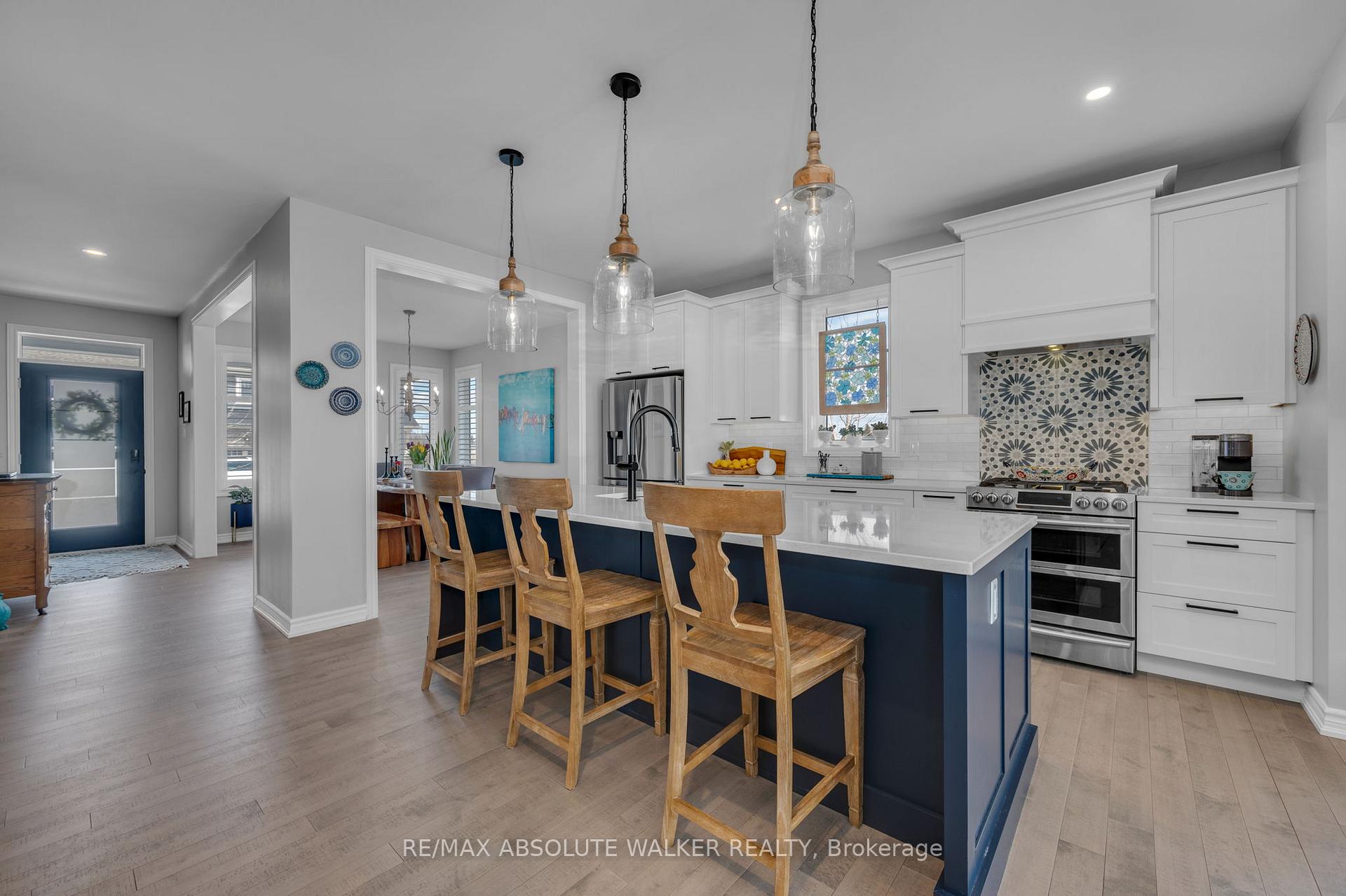 Photo 10 of 31 Pelham Crescent, Ottawa, Goulbourn Twp From Franktown Rd/South To Rideau — HOMEH