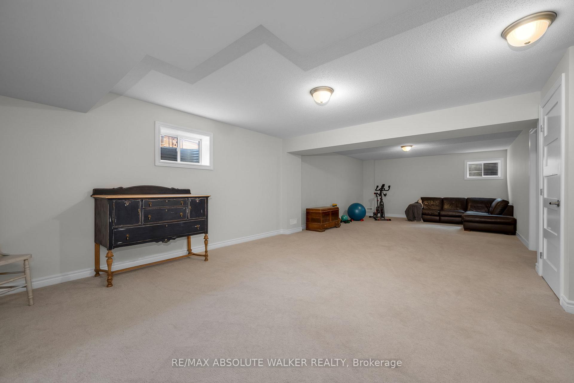 Photo 23 of 31 Pelham Crescent, Ottawa, Goulbourn Twp From Franktown Rd/South To Rideau — HOMEH