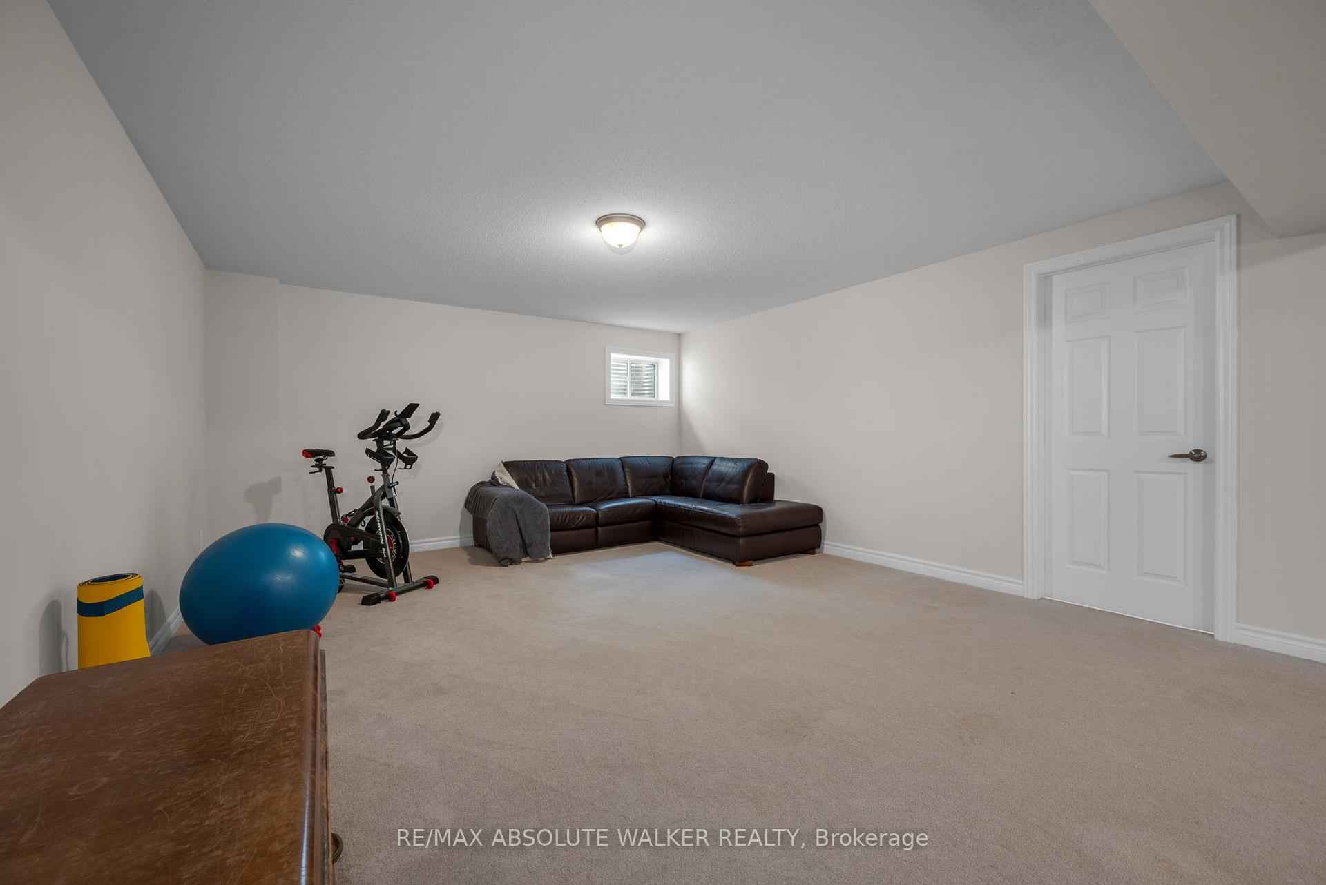 Photo 27 of 31 Pelham Crescent, Ottawa, Goulbourn Twp From Franktown Rd/South To Rideau — HOMEH