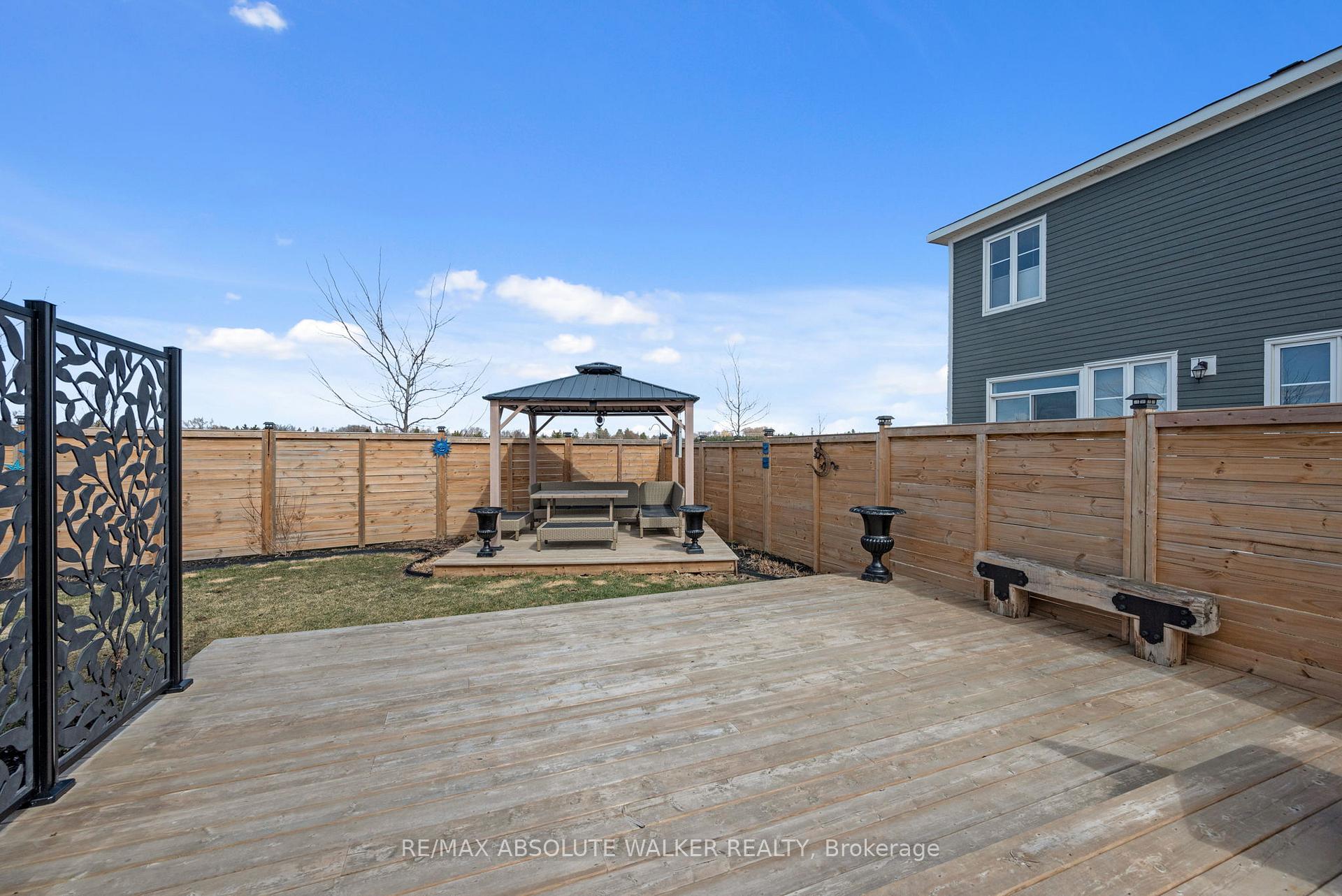 Photo 32 of 31 Pelham Crescent, Ottawa, Goulbourn Twp From Franktown Rd/South To Rideau — HOMEH