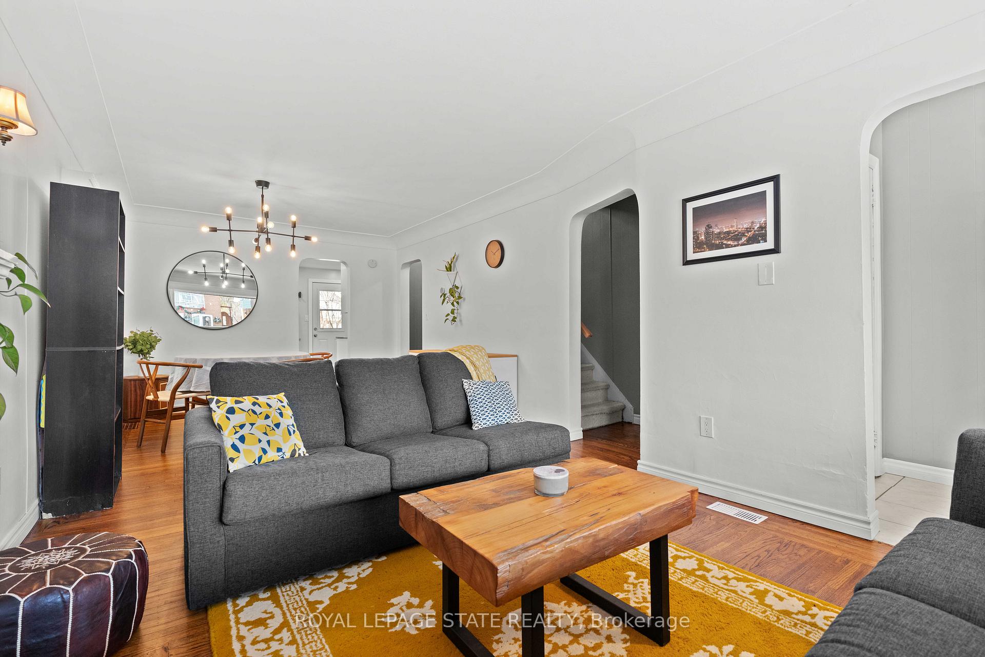 Photo 5 of 552 Aberdeen Avenue, Hamilton, Kirkendall — HOMEH