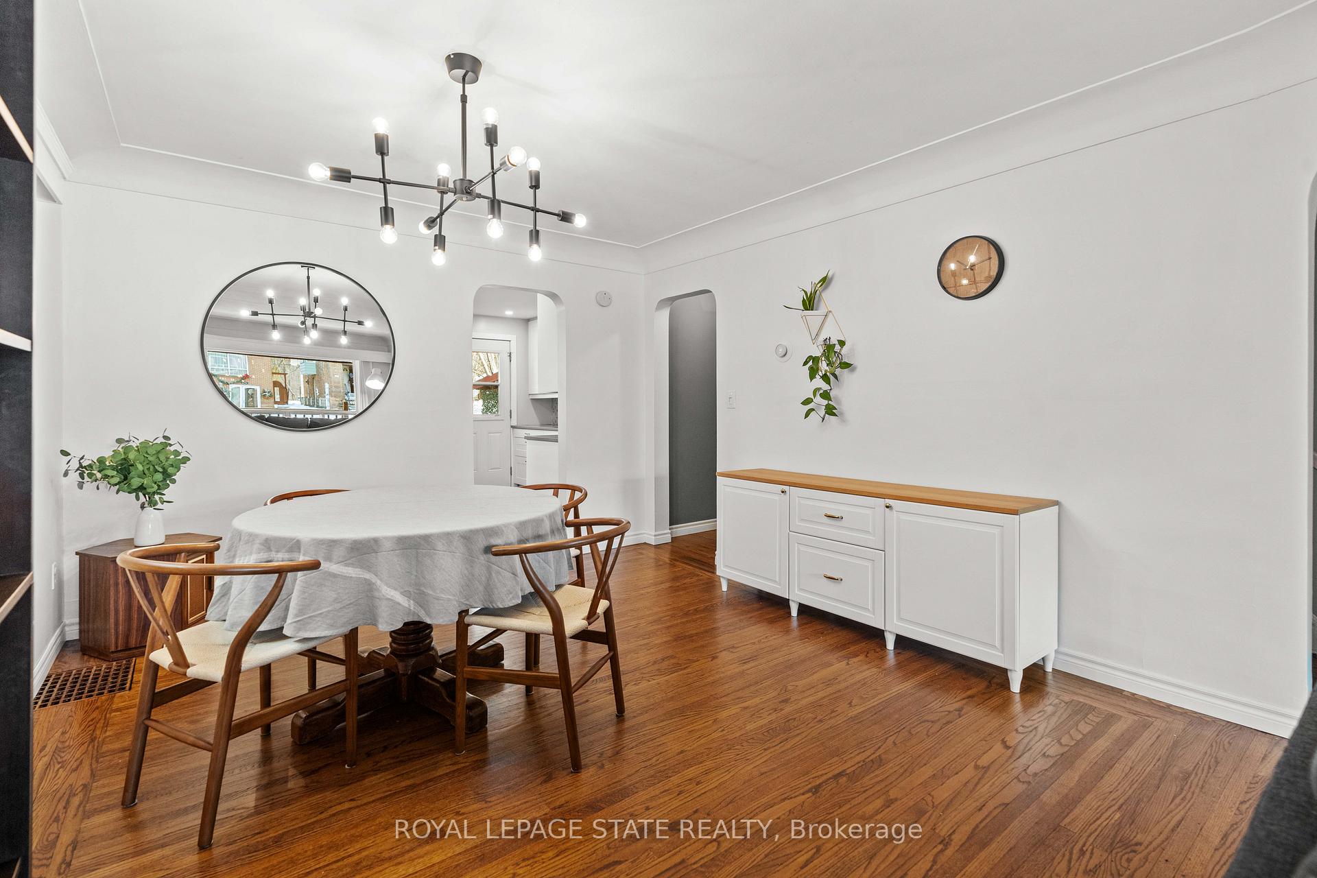 Photo 8 of 552 Aberdeen Avenue, Hamilton, Kirkendall — HOMEH