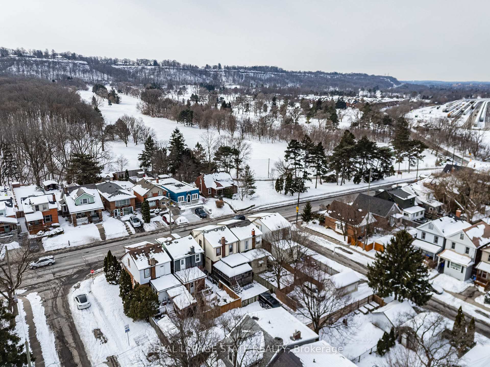 Photo 40 of 552 Aberdeen Avenue, Hamilton, Kirkendall — HOMEH
