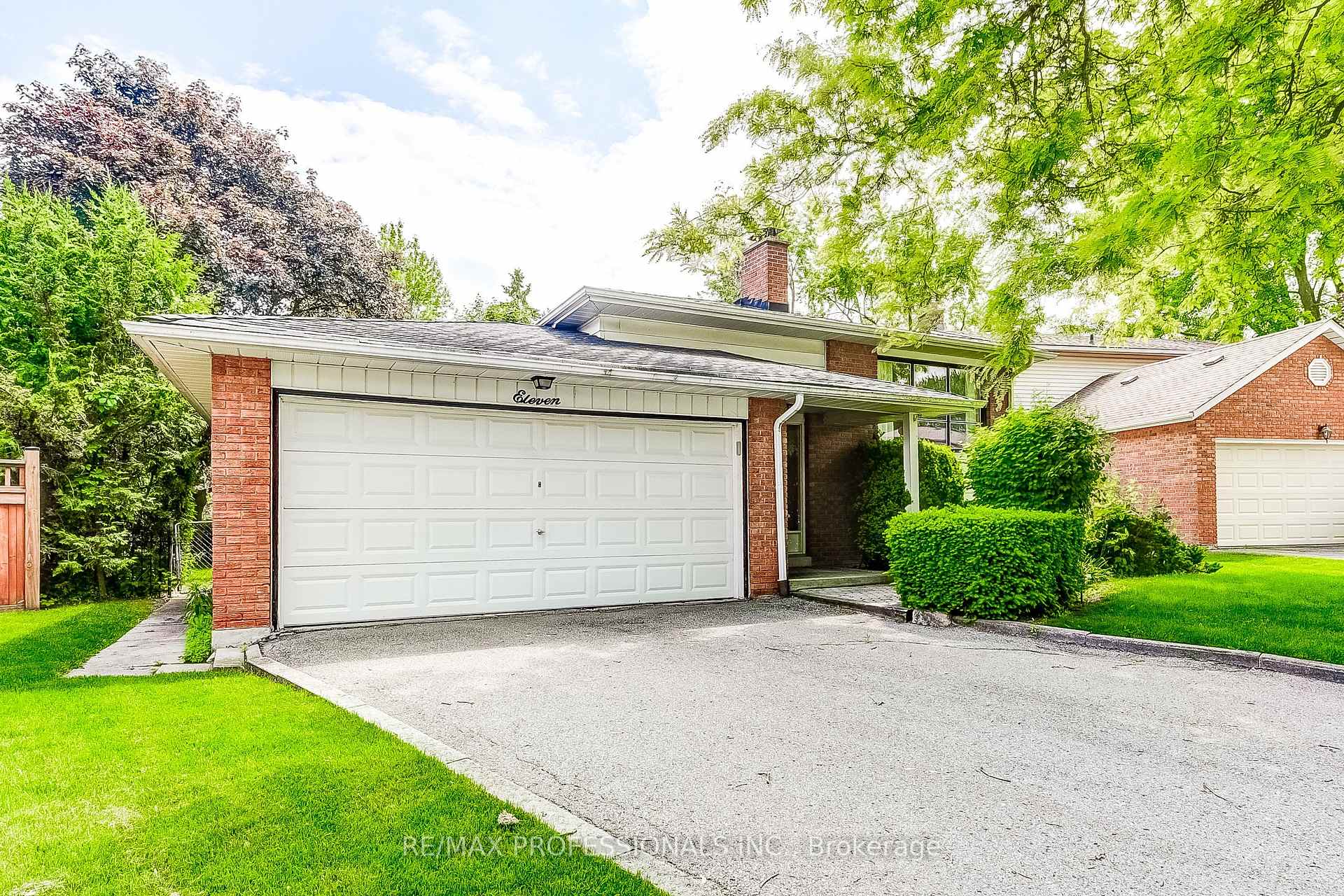 Photo 12 of 11 Shadbolt Court, Markham, Unionville — HOMEH