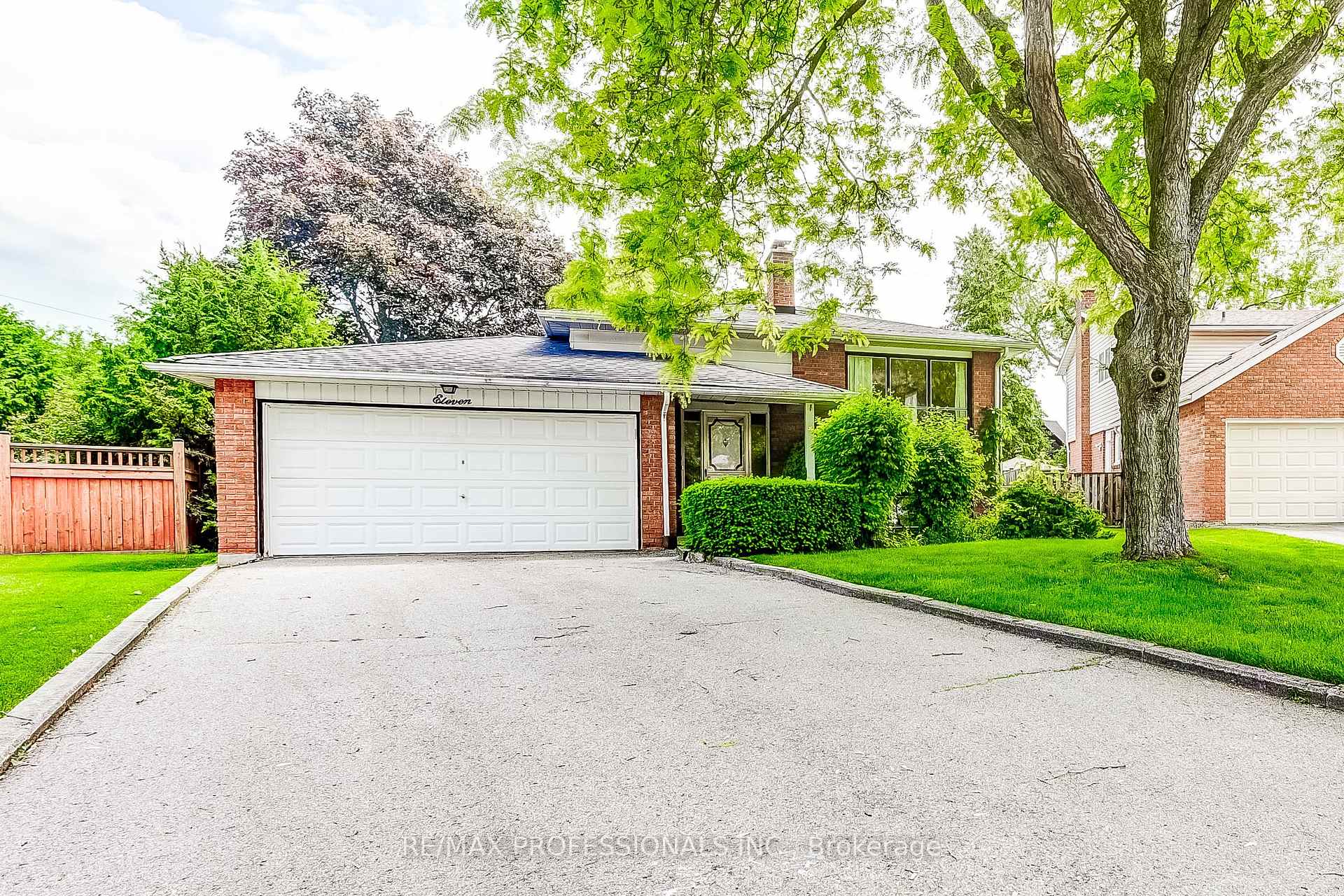 Photo 6 of 11 Shadbolt Court, Markham, Unionville — HOMEH