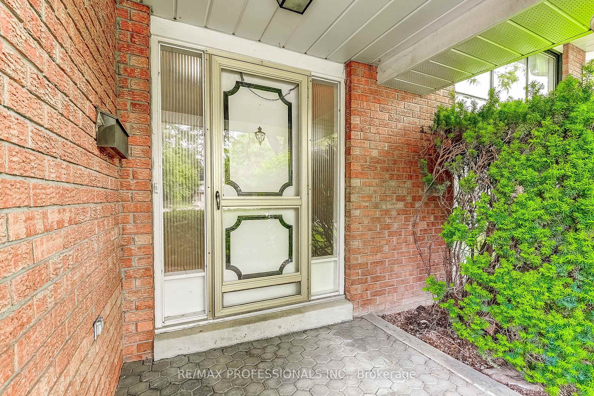 Photo 9 of 11 Shadbolt Court, Markham, Unionville — HOMEH