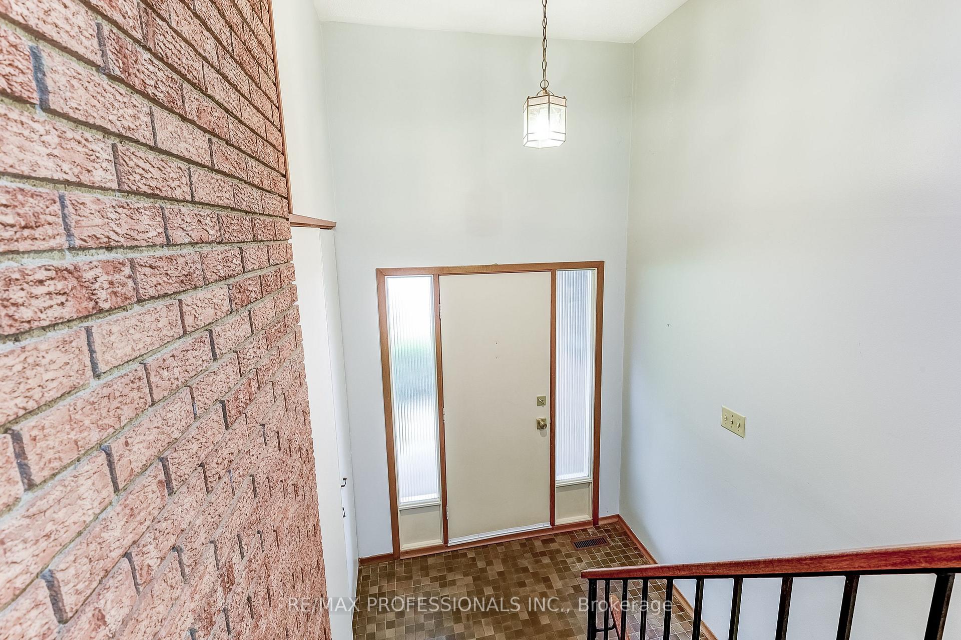 Photo 16 of 11 Shadbolt Court, Markham, Unionville — HOMEH