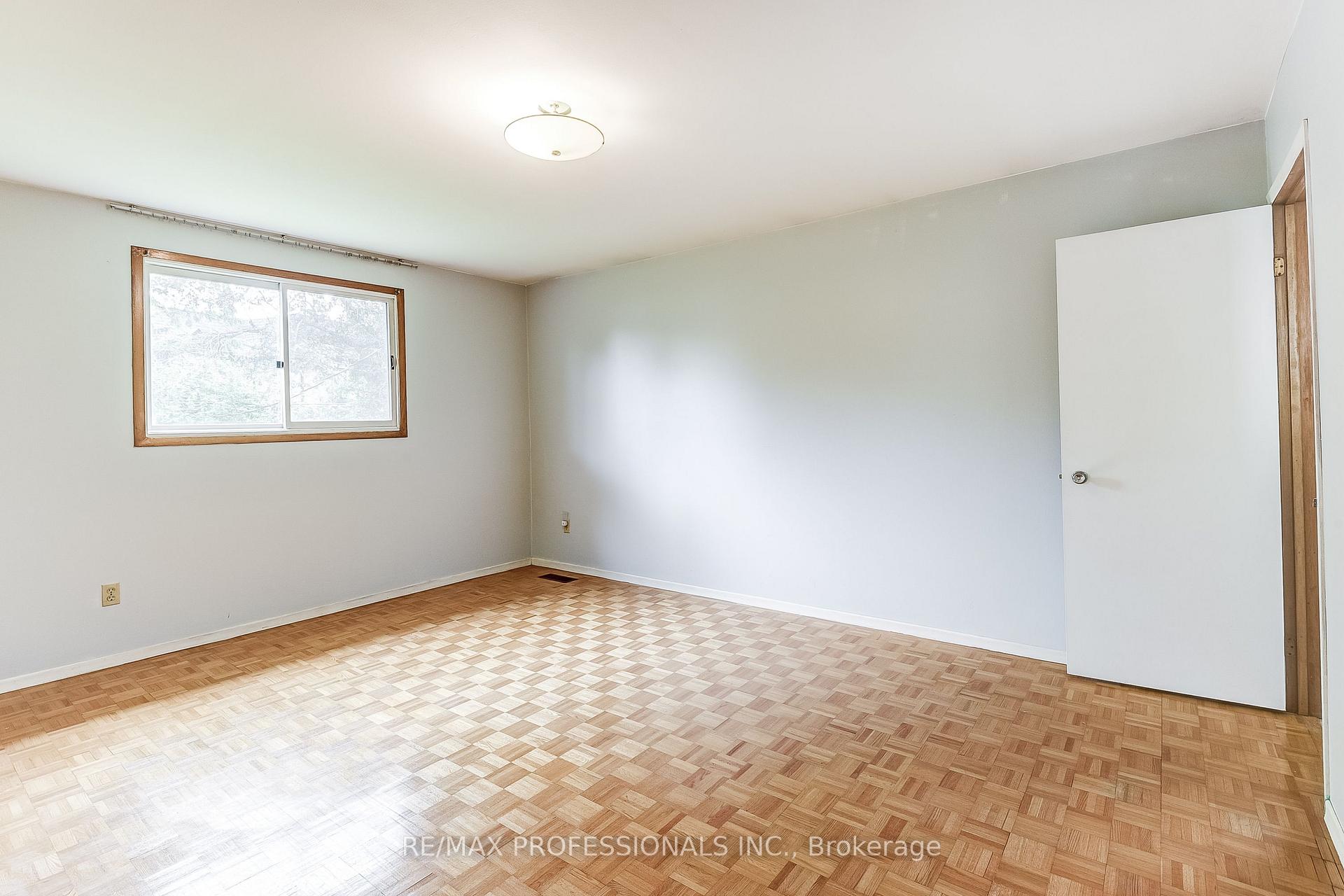 Photo 20 of 11 Shadbolt Court, Markham, Unionville — HOMEH