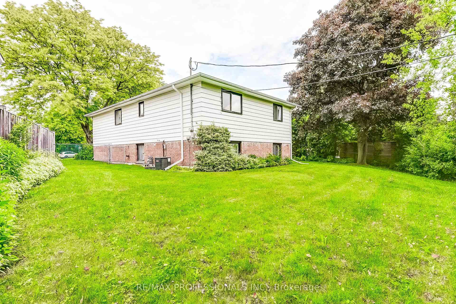 Photo 39 of 11 Shadbolt Court, Markham, Unionville — HOMEH