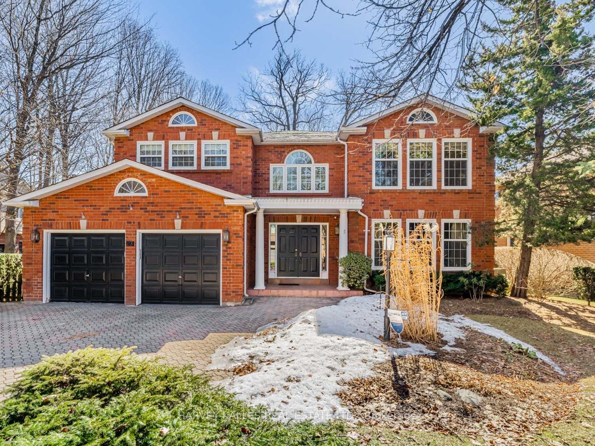 Photo 2 of 23 Danbury Court, Markham, Unionville — HOMEH